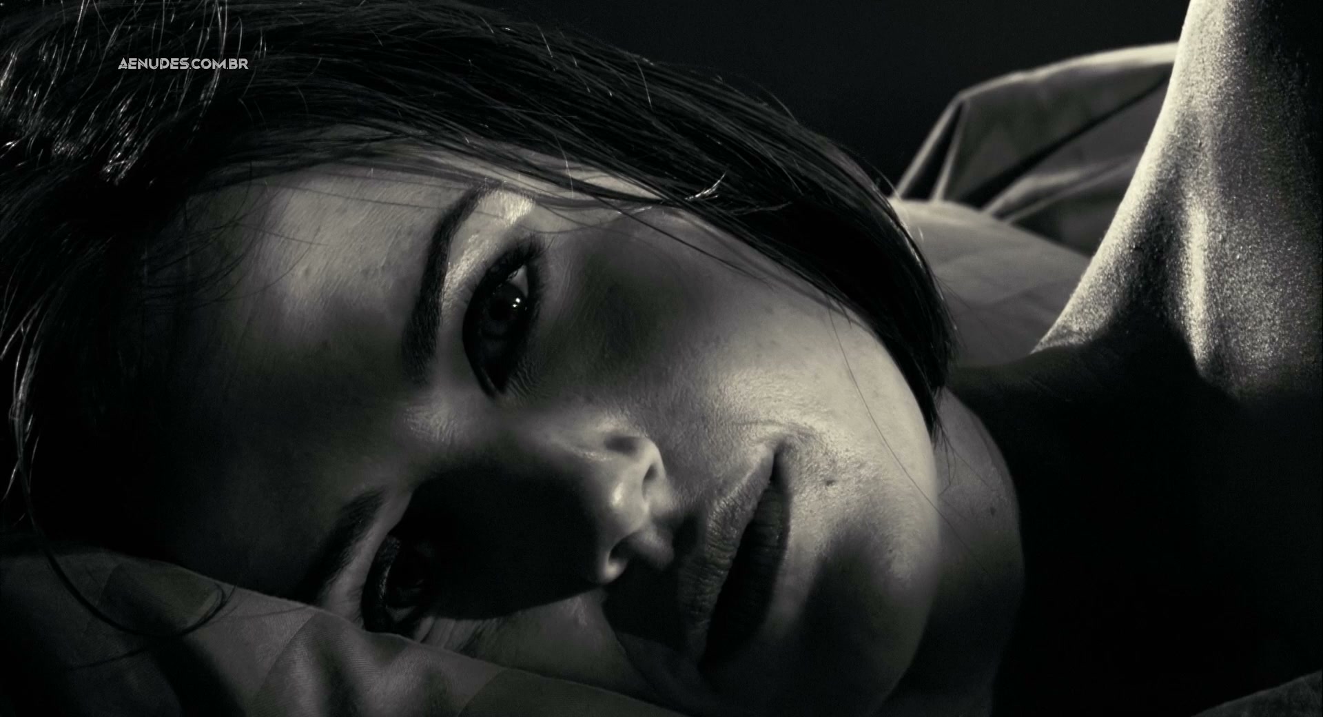 Carla Gugino nua pelada em Sin City