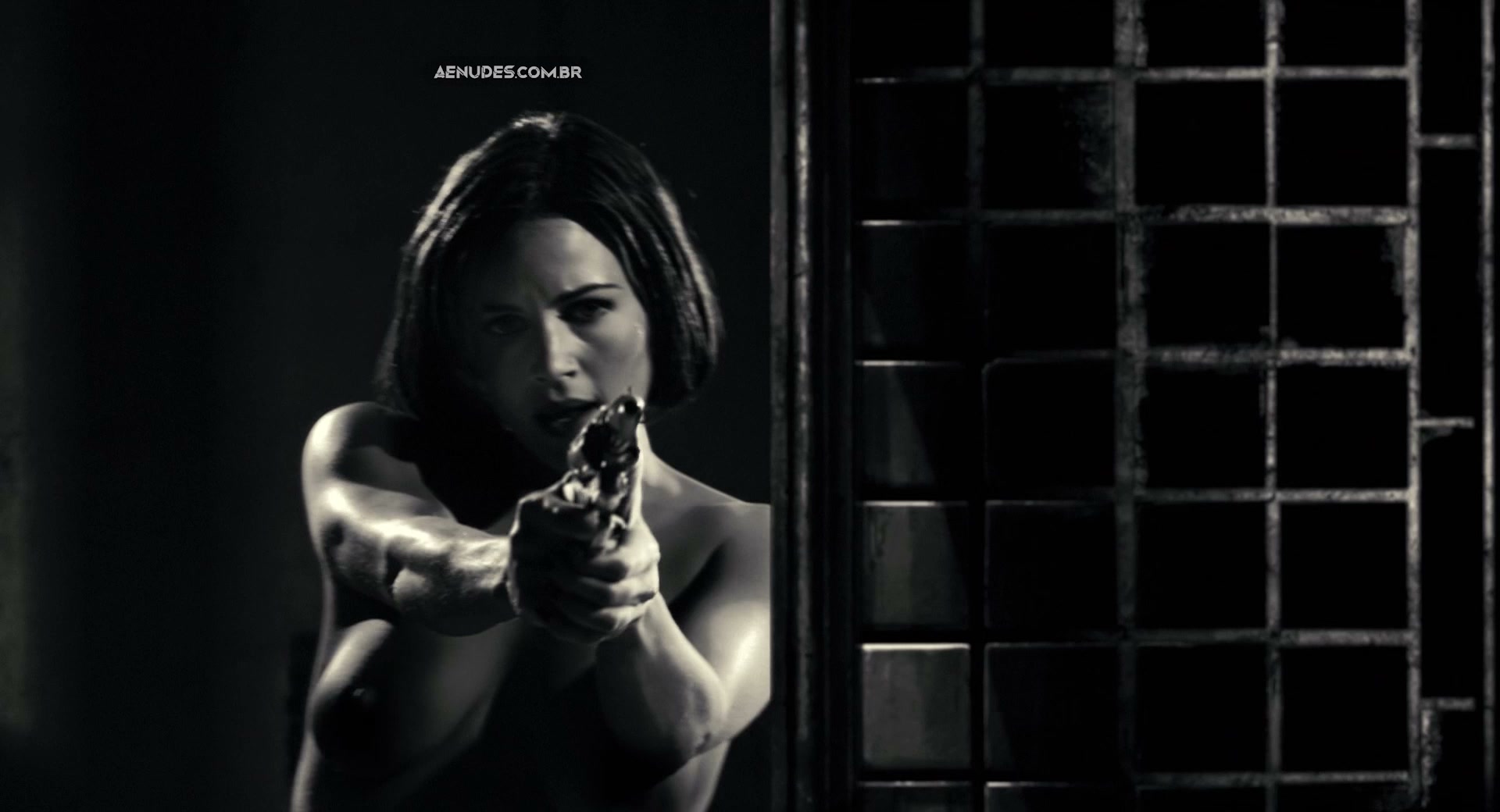 Carla Gugino nua pelada em Sin City