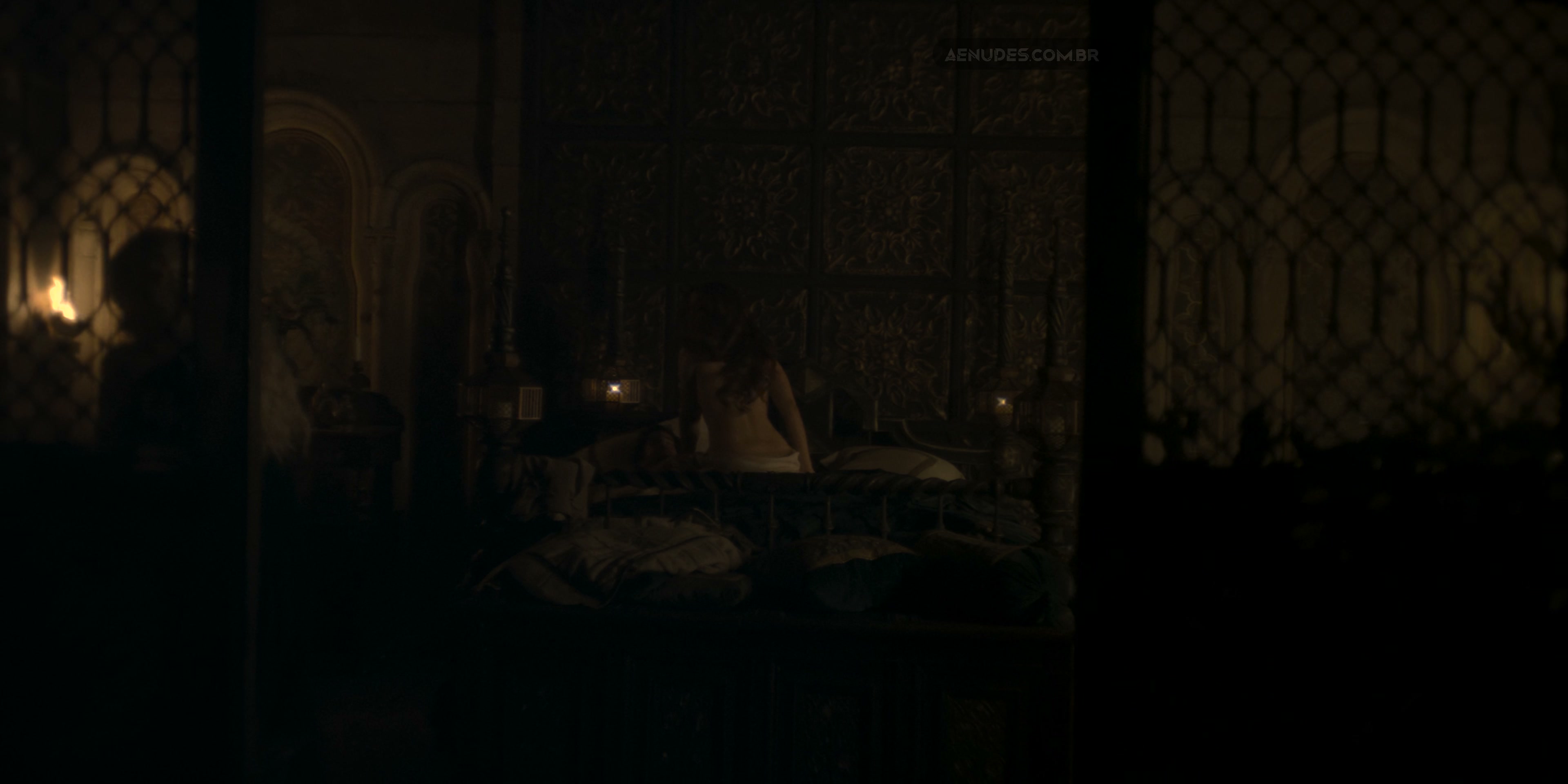 Olivia Cooke nua pelada em A Casa do Dragao