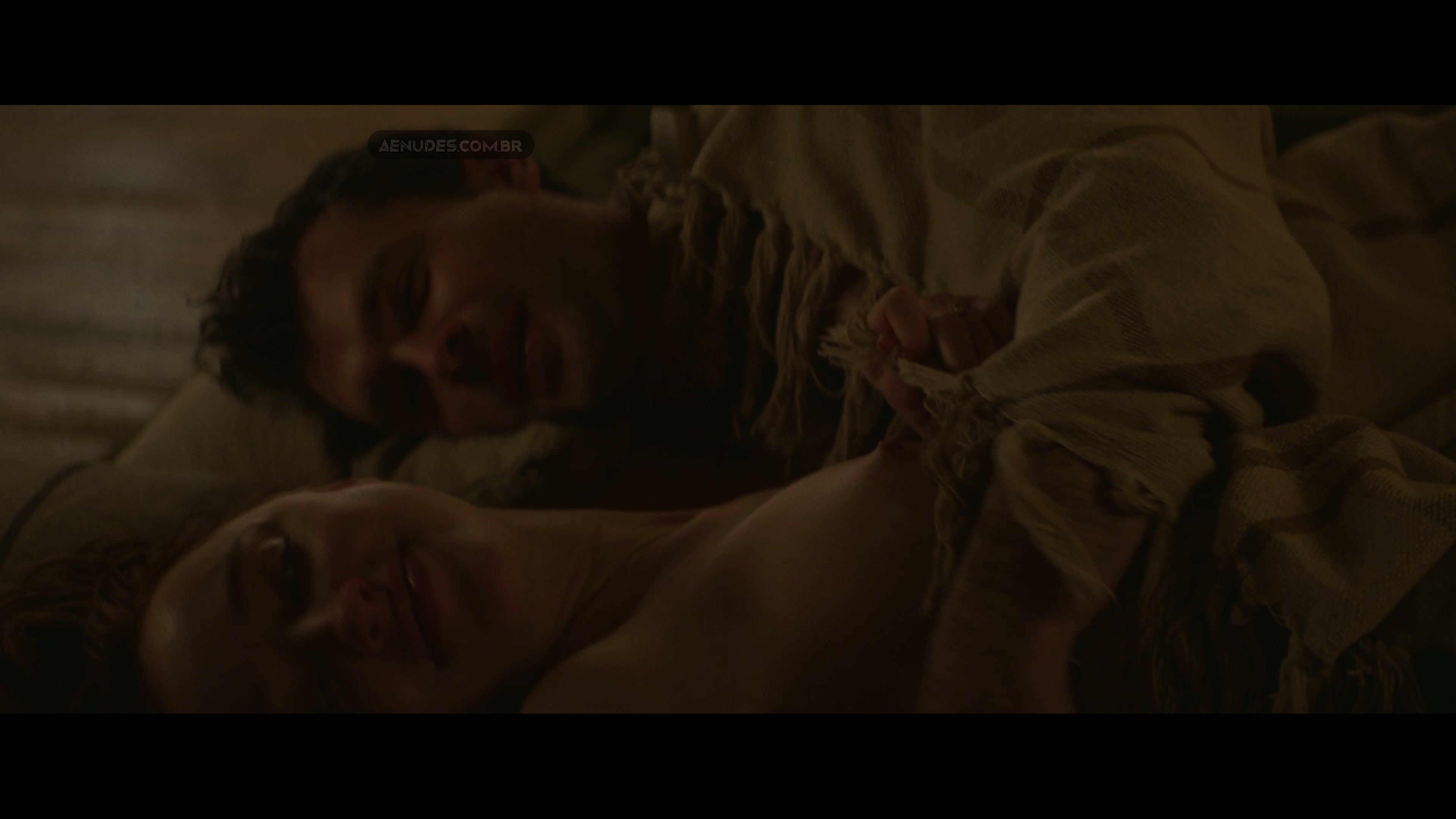 Phoebe Dynevor nua pelada em Jogo Justo (Fairplay)