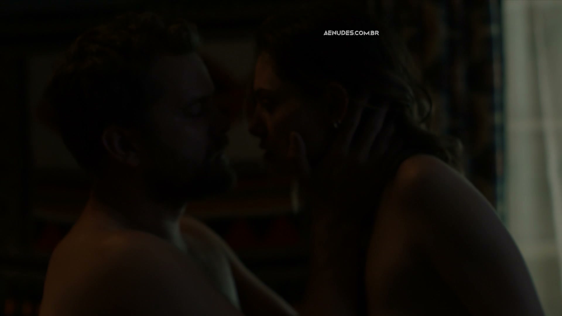 Phoebe Tonkin nua pelada em The Affair