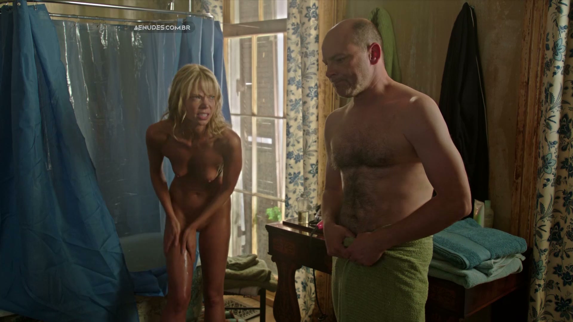 Riki Lindhome nua pelada em Meu Bebê é o Diabo (Hell Baby)