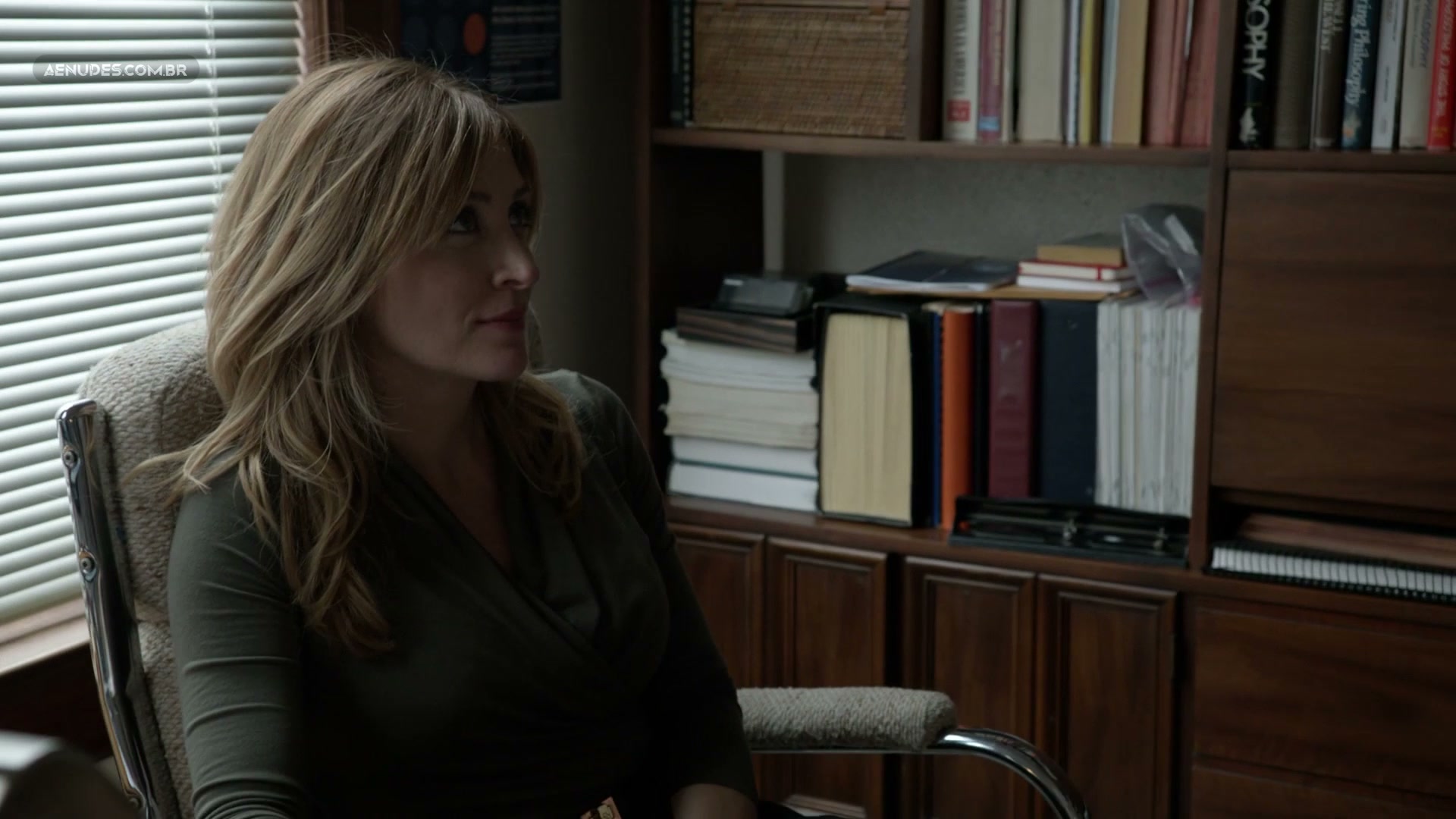 Sasha Alexander nua pelada em Shameless