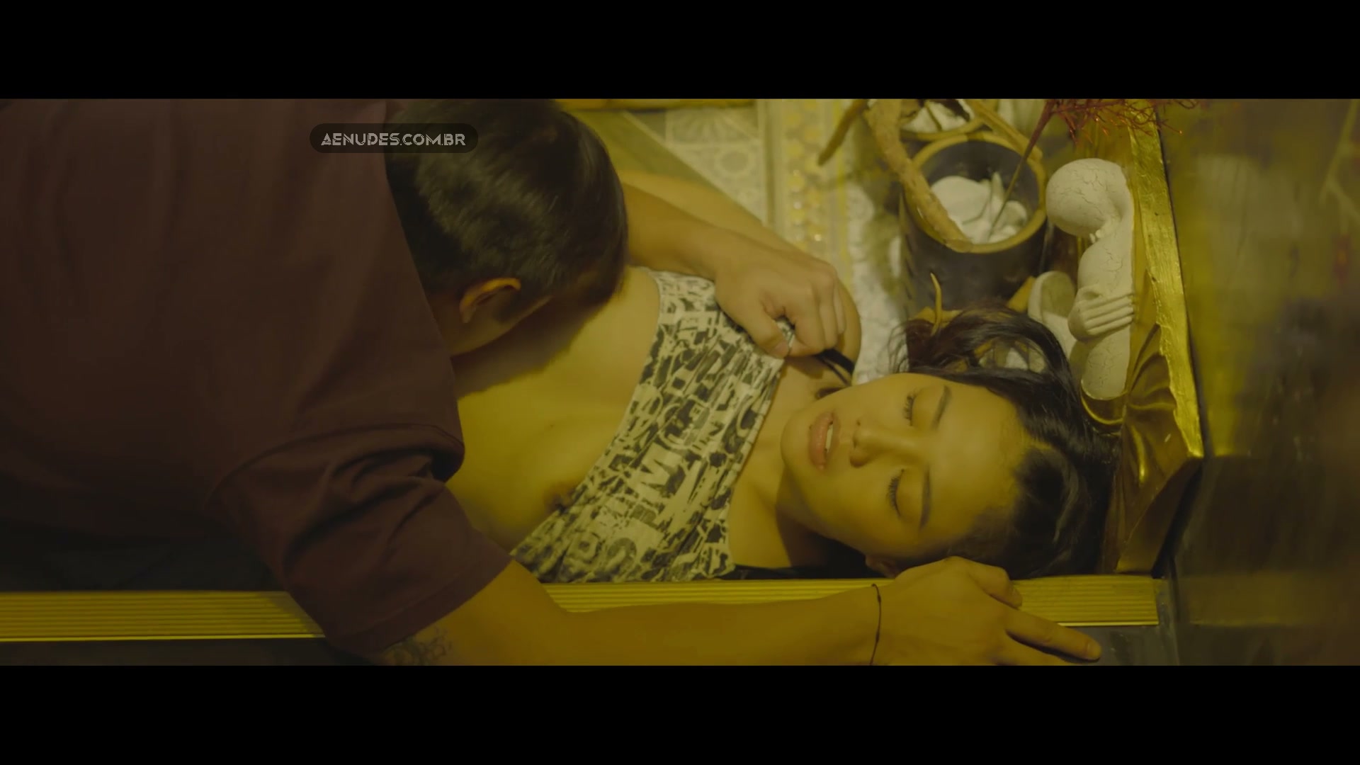 Athena Moran nua pelada em Kapalit