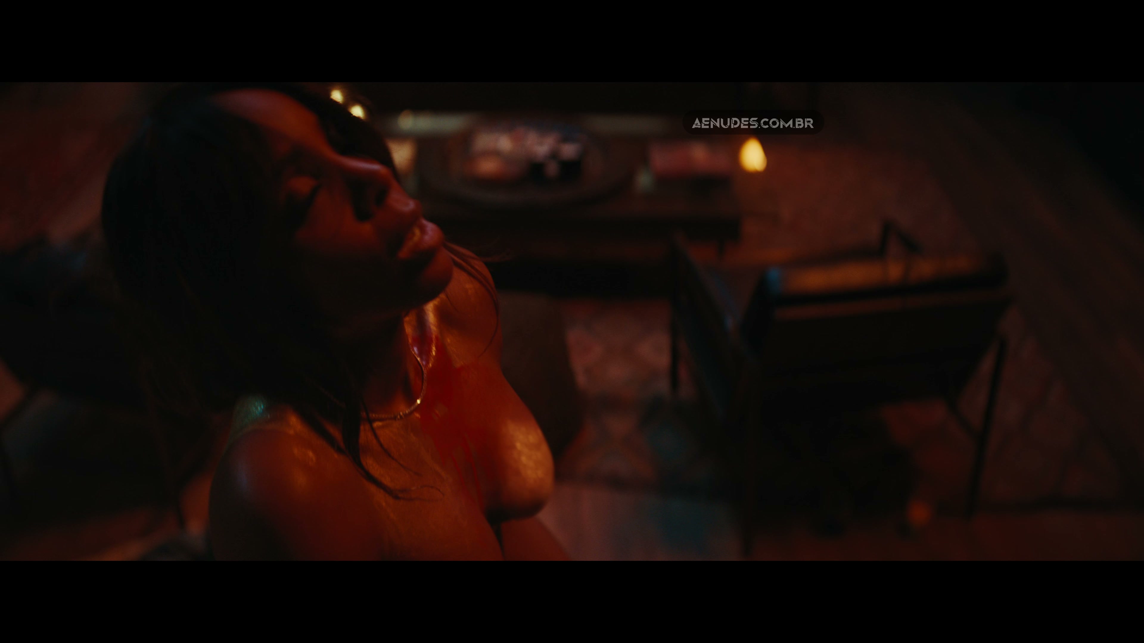 Kelly Rowland Candice Fawcett nua pelada em Mea Culpa