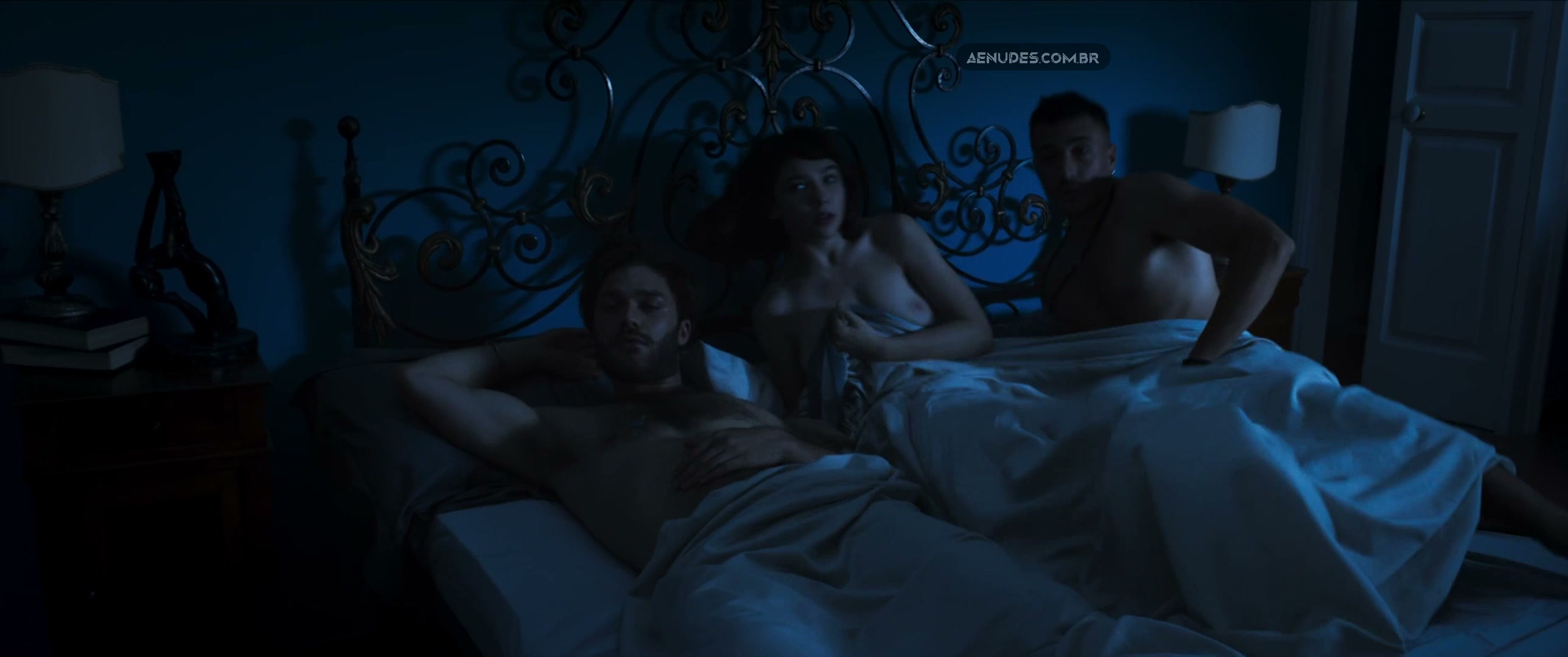 Matilda de Angelis nua pelada em Reckless
