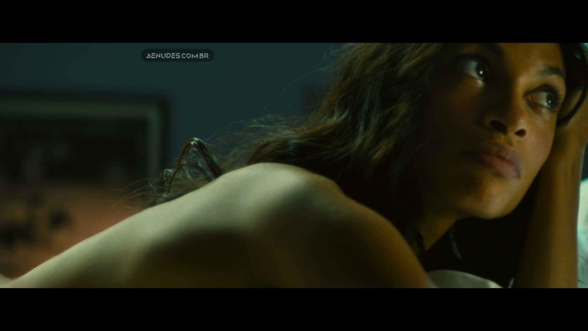 Rosario Dawson nua pelada em Em Transe (Trance)