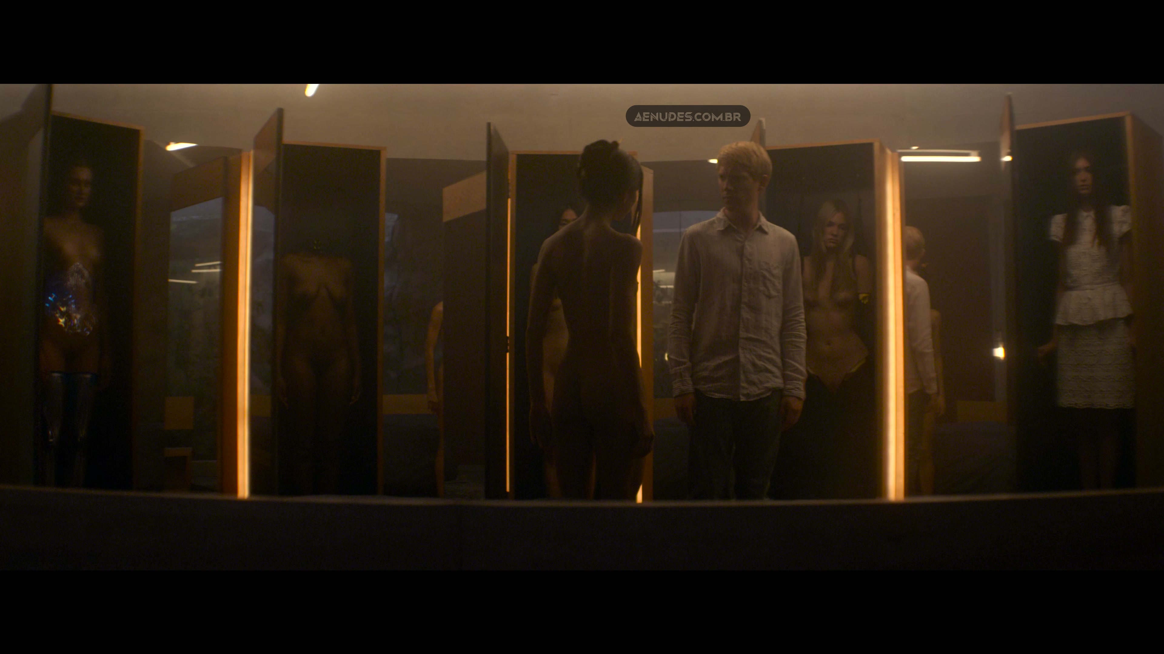 Sonoya Mizuno nua pelada em EX_Machina