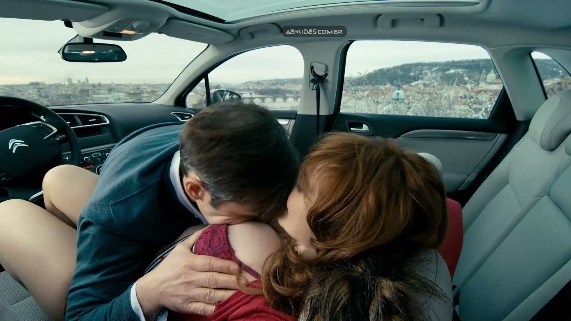 Vica Kerekes nua pelada em Homens de Esperança