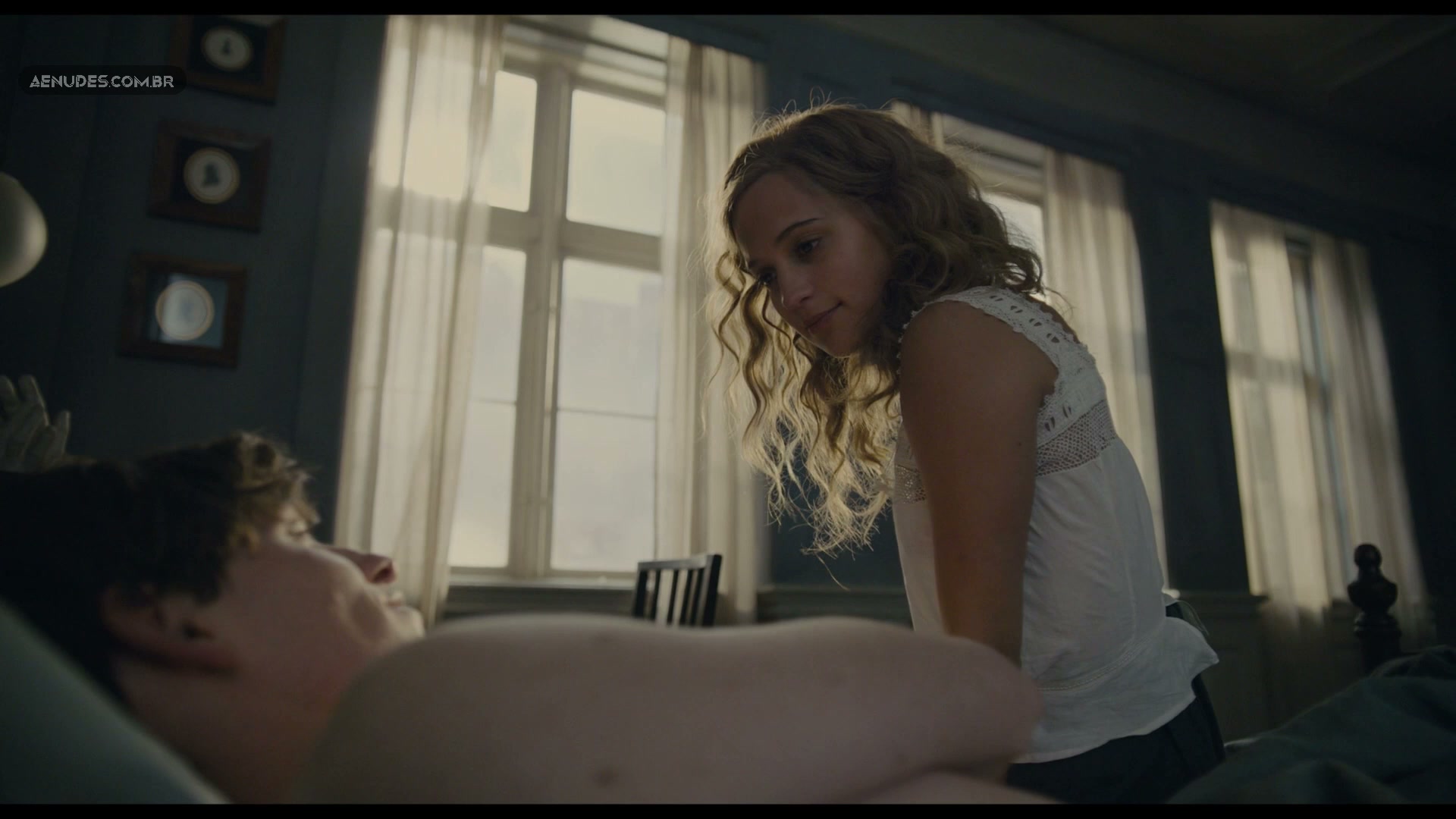 Alicia Vikander nua pelada em A Garota Dinamarquesa (The Danish Girl 2015)