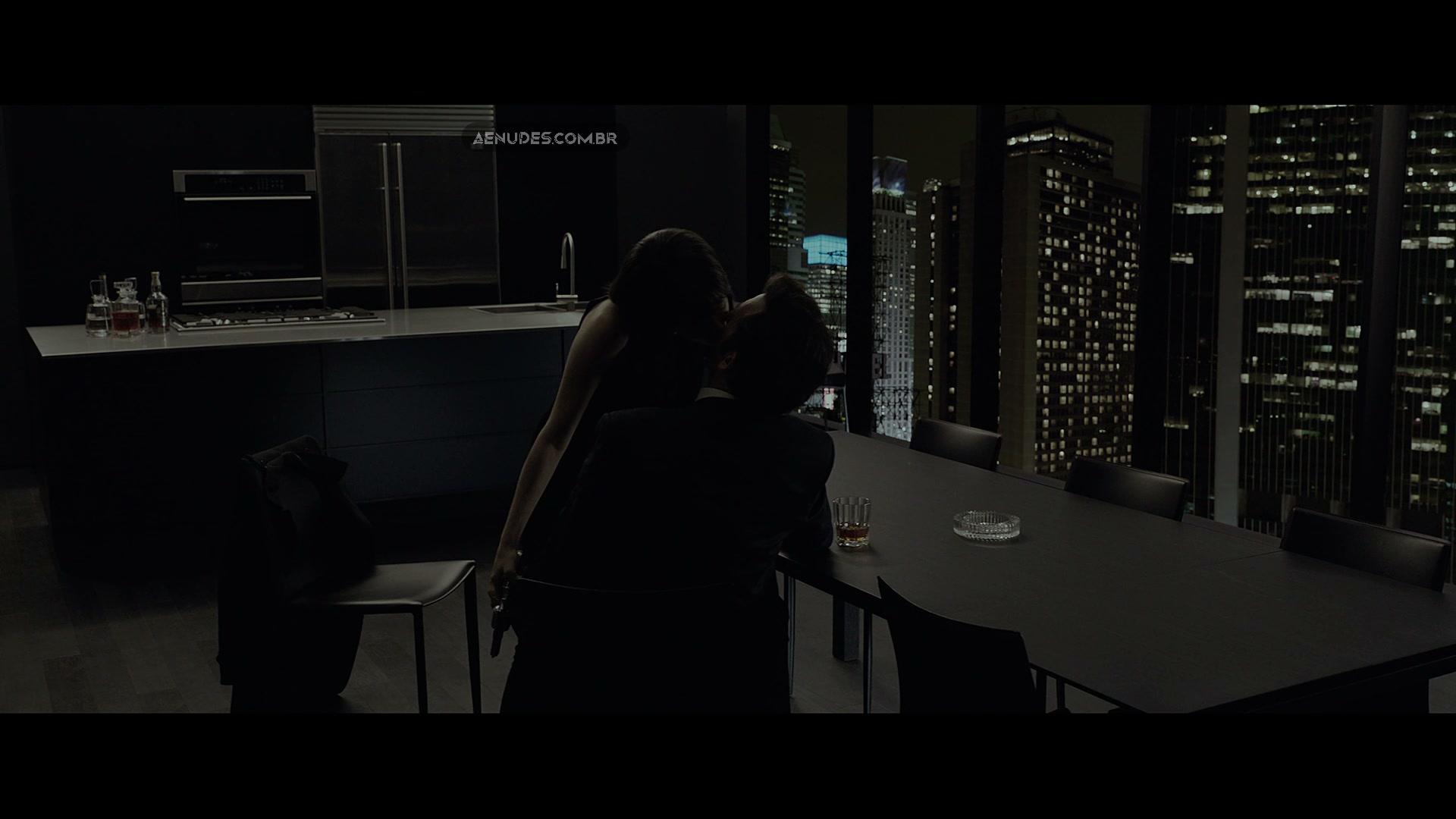 Amanda Seyfried nua pelada em Anon