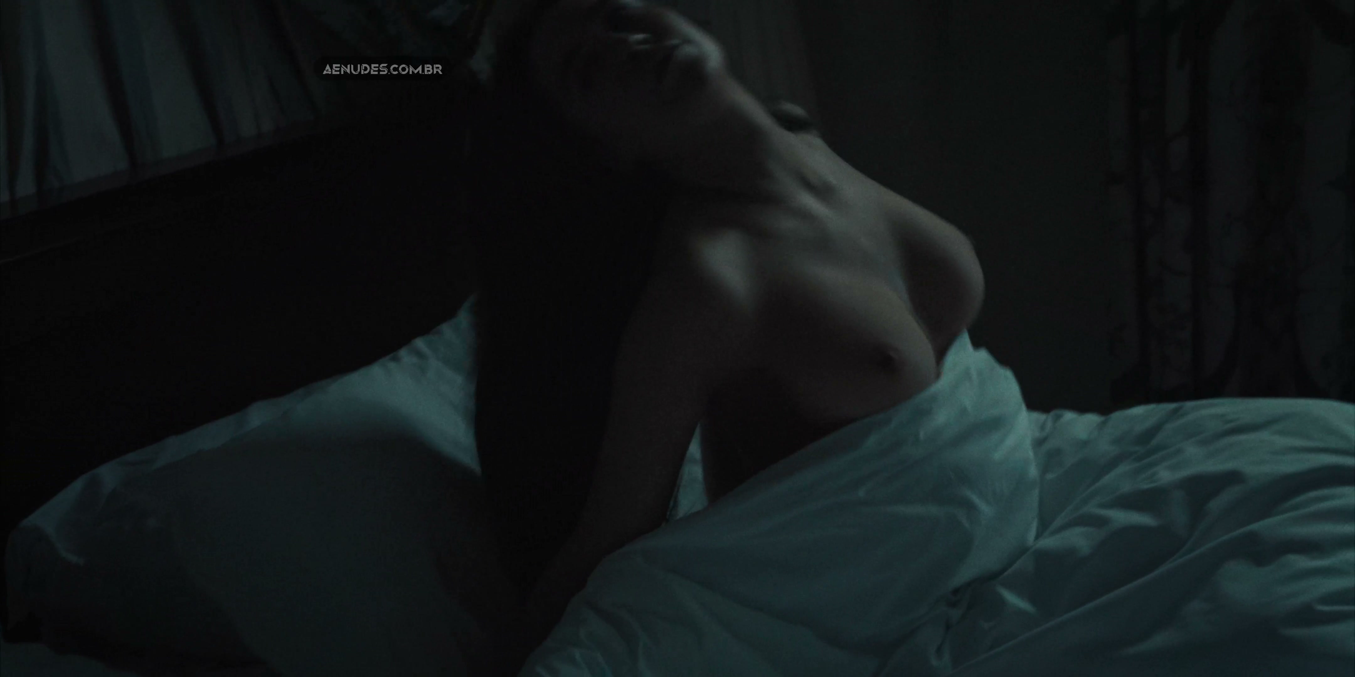 Elsie Hewitt nua pelada em Industry