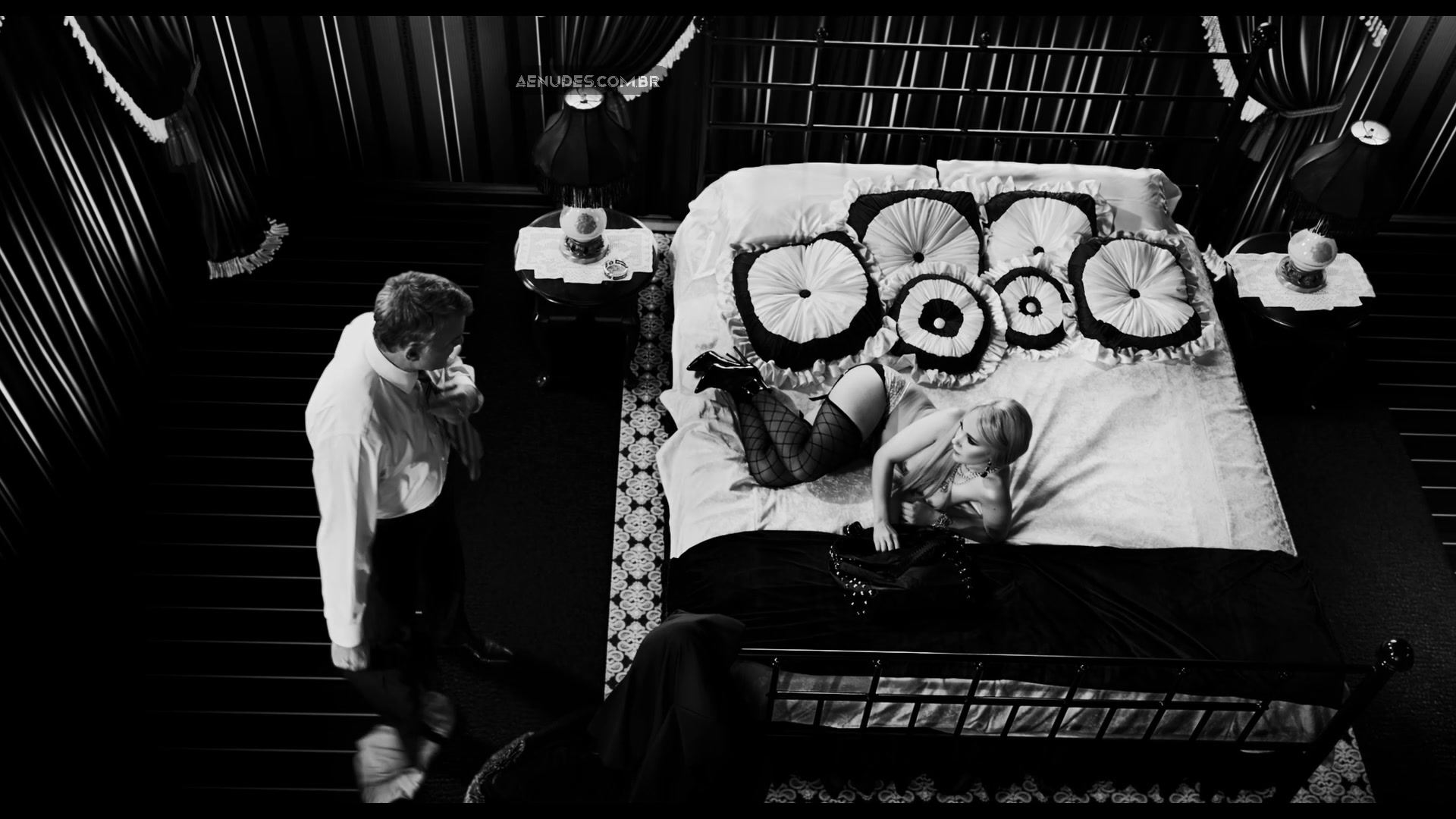 Juno Temple nua pelada em Sin City