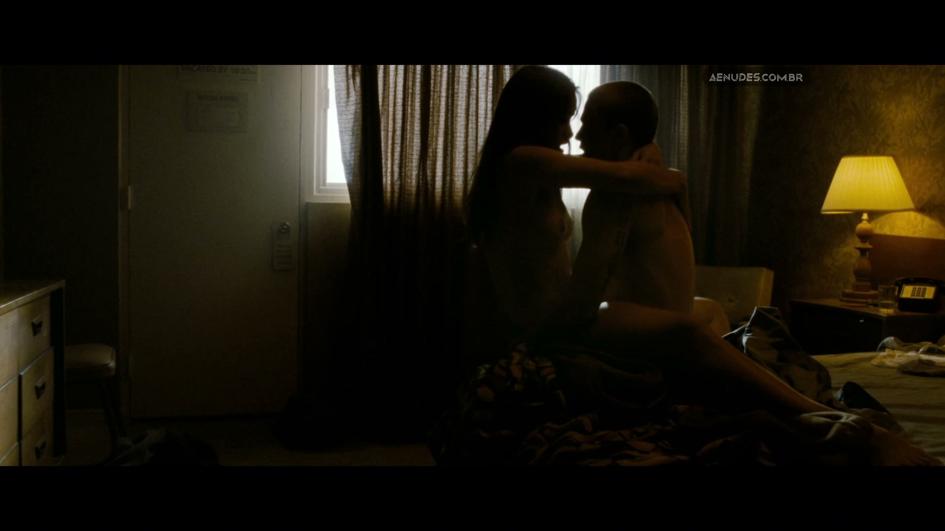 Olivia Wilde nua pelada em Deadfall