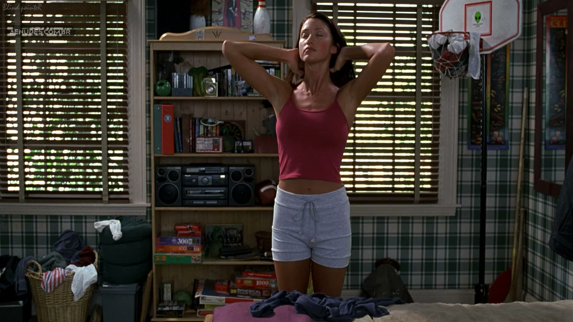 Shannon Elizabeth nua pelada em American Pie