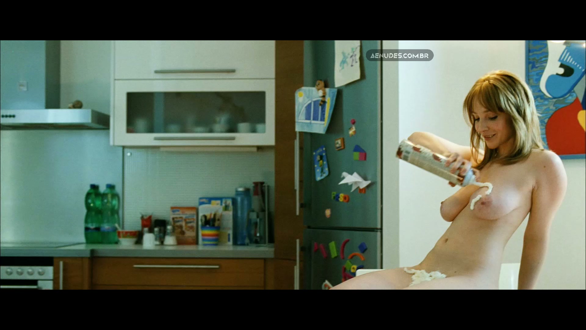 Vica Kerekes nua pelada em Nestyda (Shameless) 2008