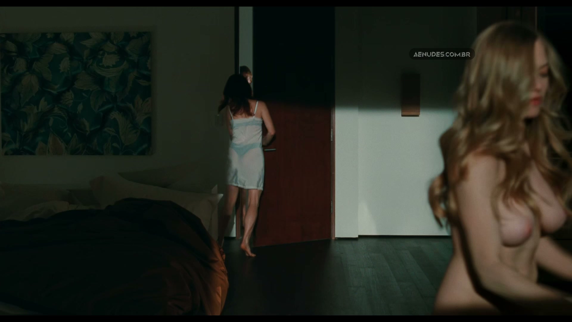 Amanda Seyfried nua pelada cena de sexo em Chloe