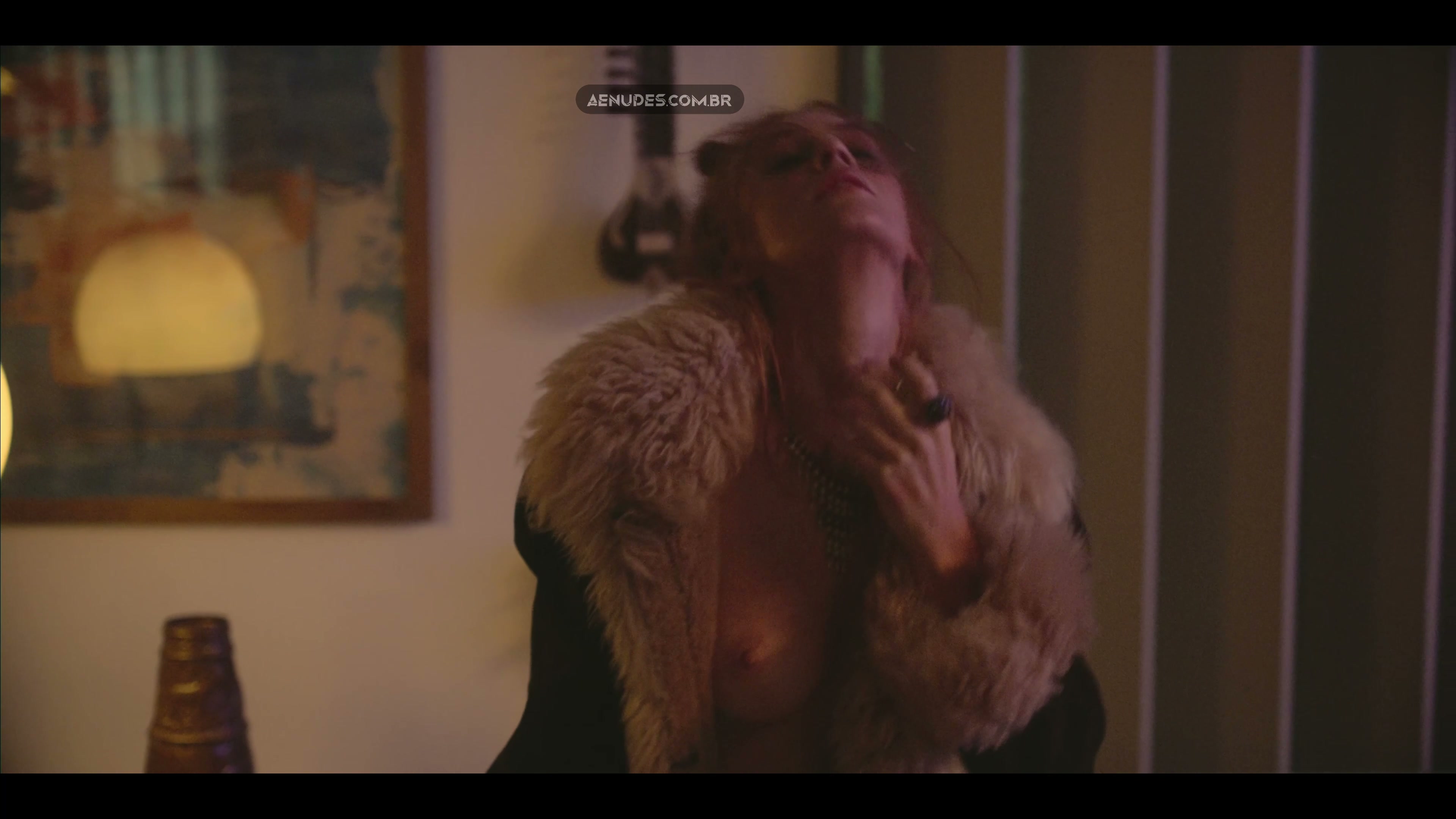 Marina Ruy Barbosa nua pelada em Rio Connection
