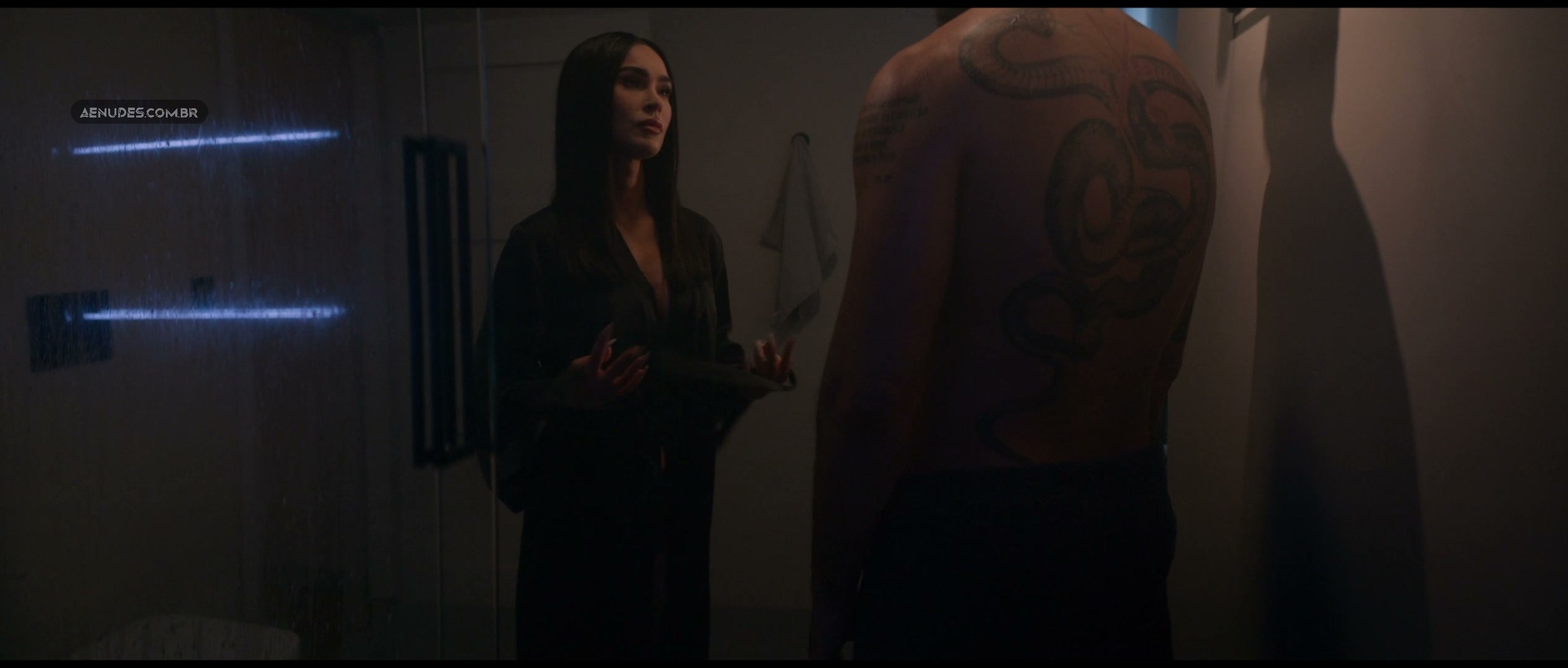 Megan Fox nua pelada cena de sexo em Subservience