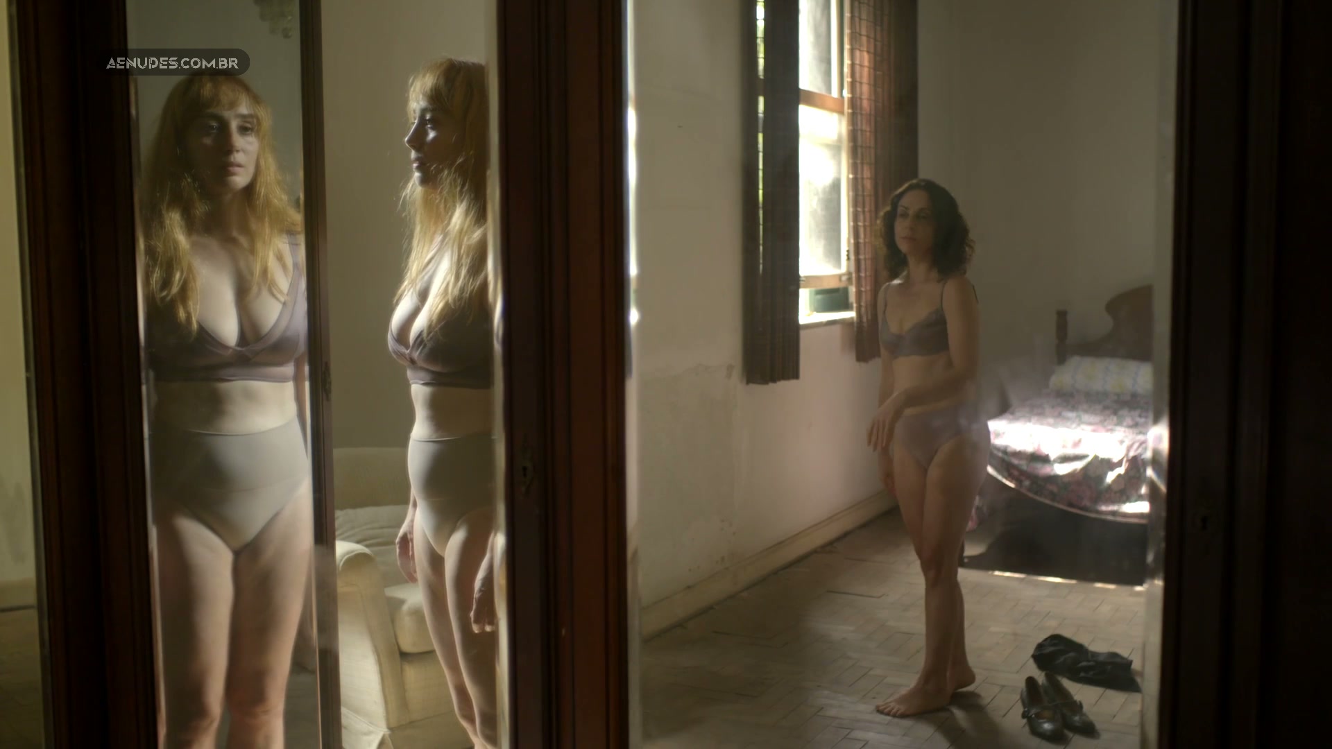 Simone Spoladore Josie Antello nua pelada em Leme Do Destino (2023)