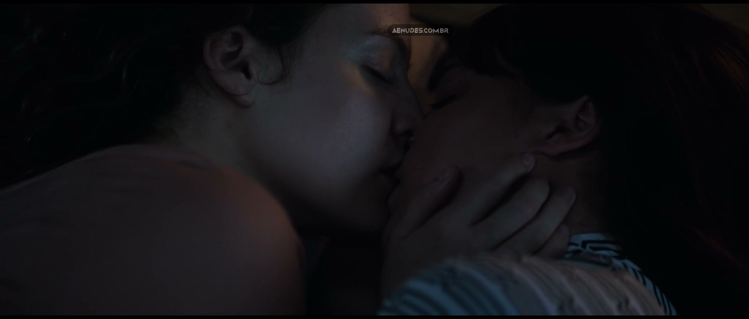 Alicia Vikander nua pelada cena de sexo em Passaro da Oriente (The Earthquake Bird)
