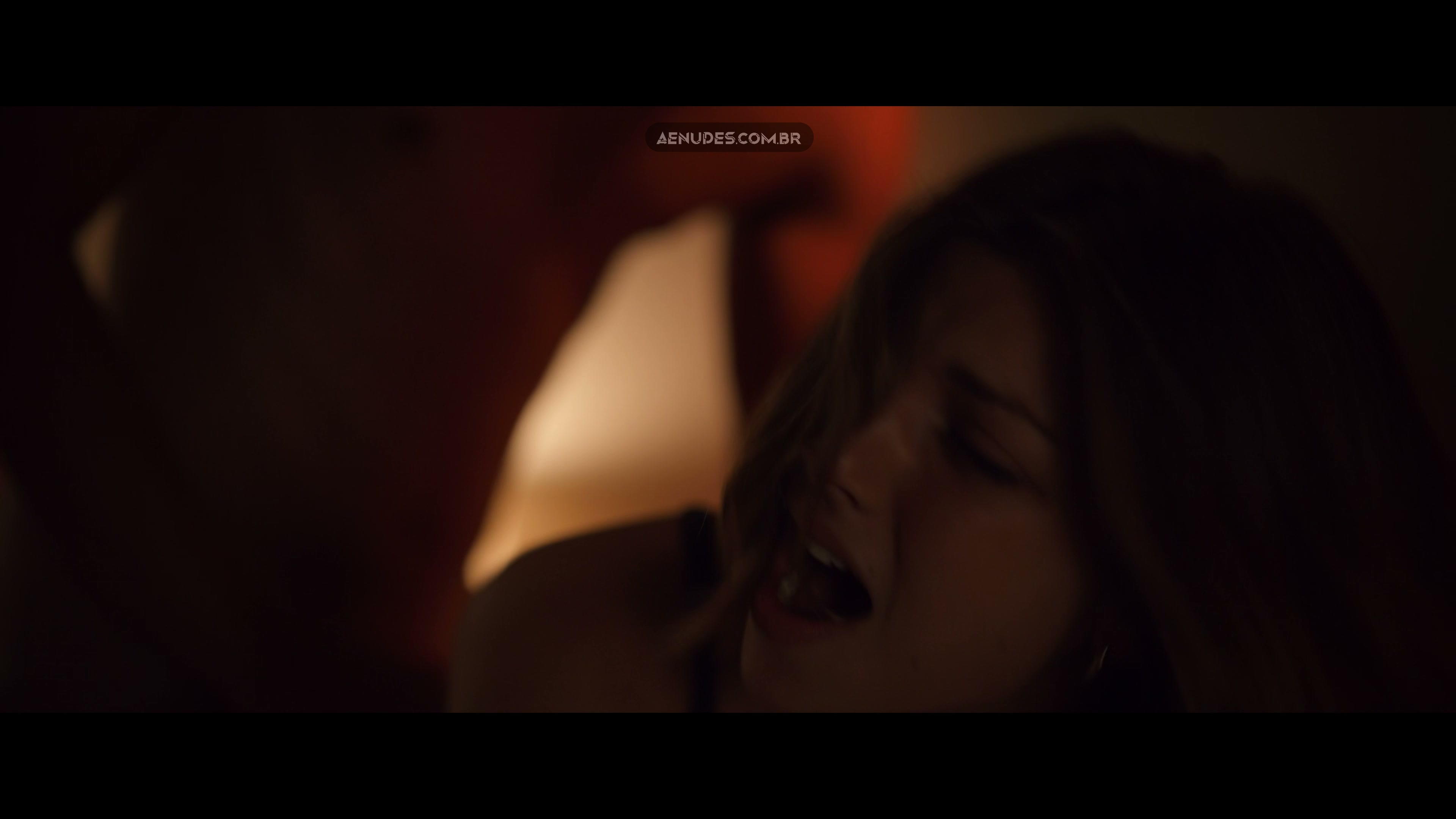 Catherine Missal nua pelada cena de sexo em Me Conte Mentiras