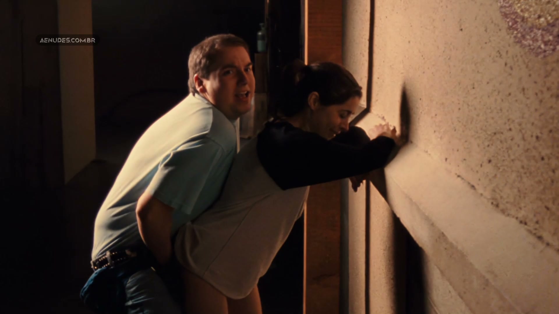 Cristin Milioti nua pelada cena de sexo em Year of the Carnivore