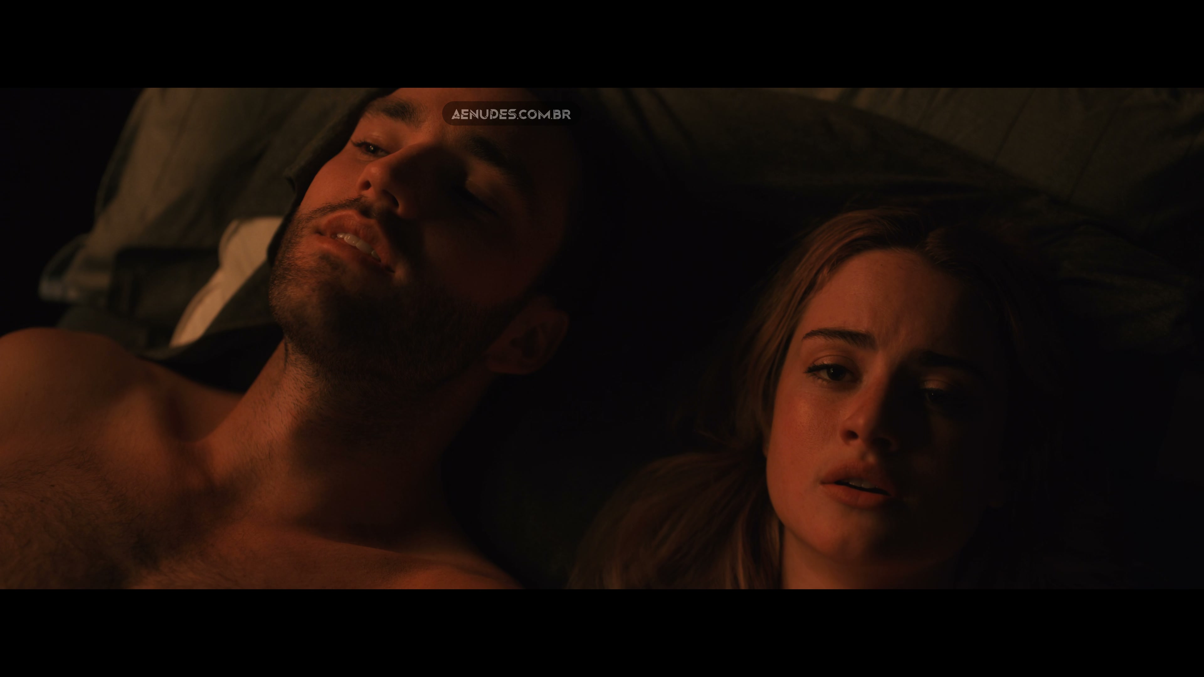 Grace Van Patten nua pelada cena de sexo em Me Conte Mentiras