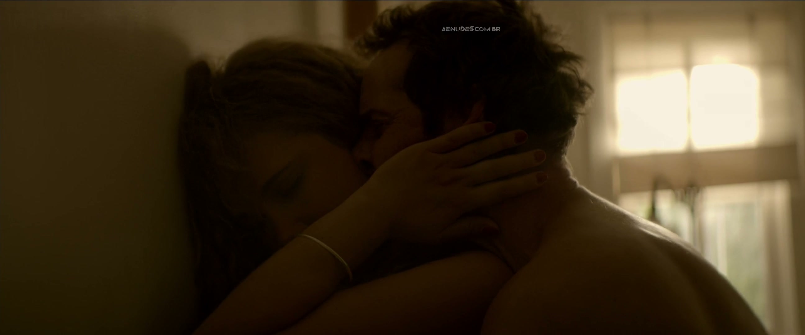 Juno Temple nua pelada cena de sexo em One Percent More Humid