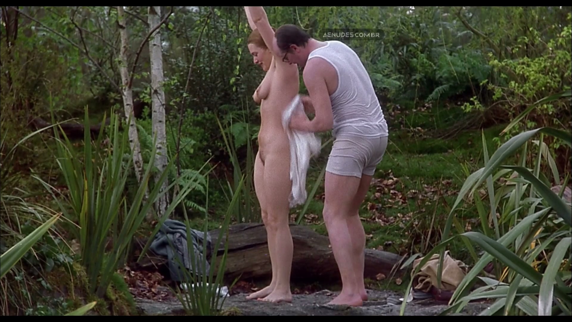 Kate Winslet nua pelada cena de sexo em Iris, 2001