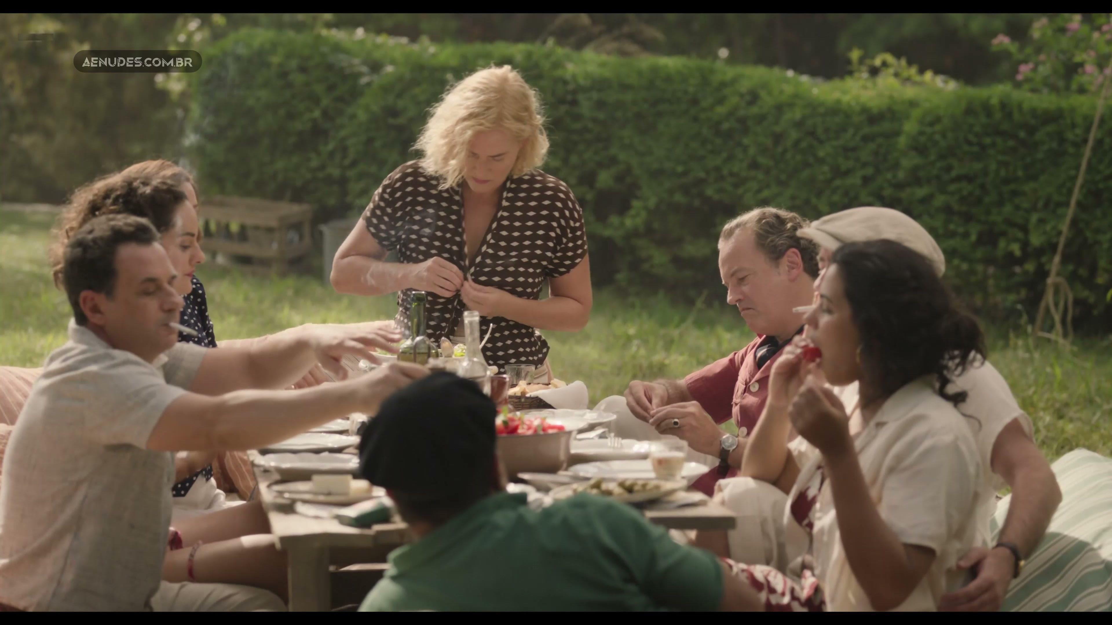 Kate Winslet nua pelada cena de sexo em Lee