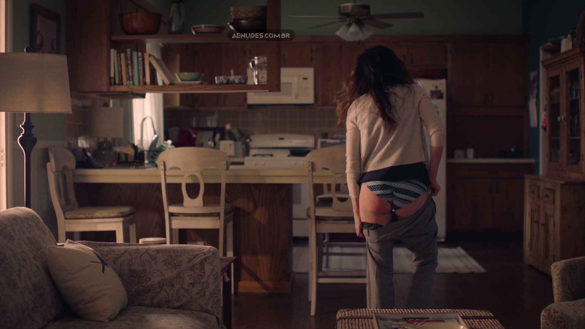 Kathryn Hahn nua pelada cena de sexo em Mrs Fletcher