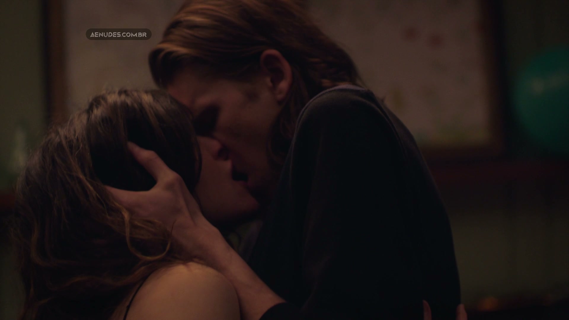 Kathryn Hahn nua pelada cena de sexo em Mrs Fletcher