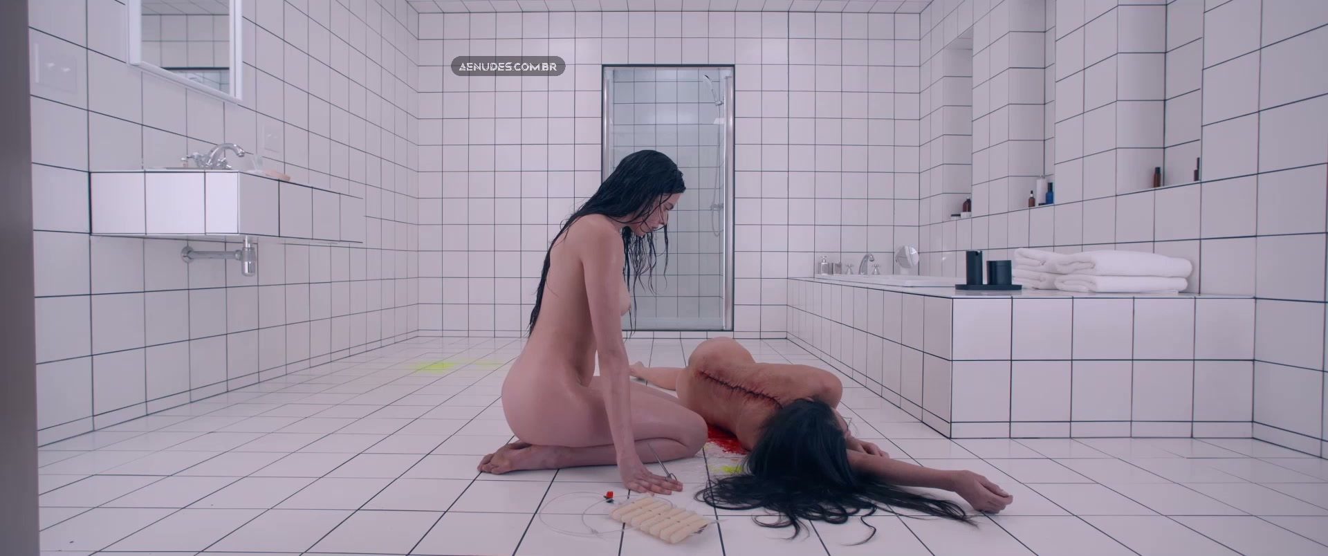Margaret Qualley Demi Moore nua pelada cena de sexo em A Substância, 2024 (The Substance)