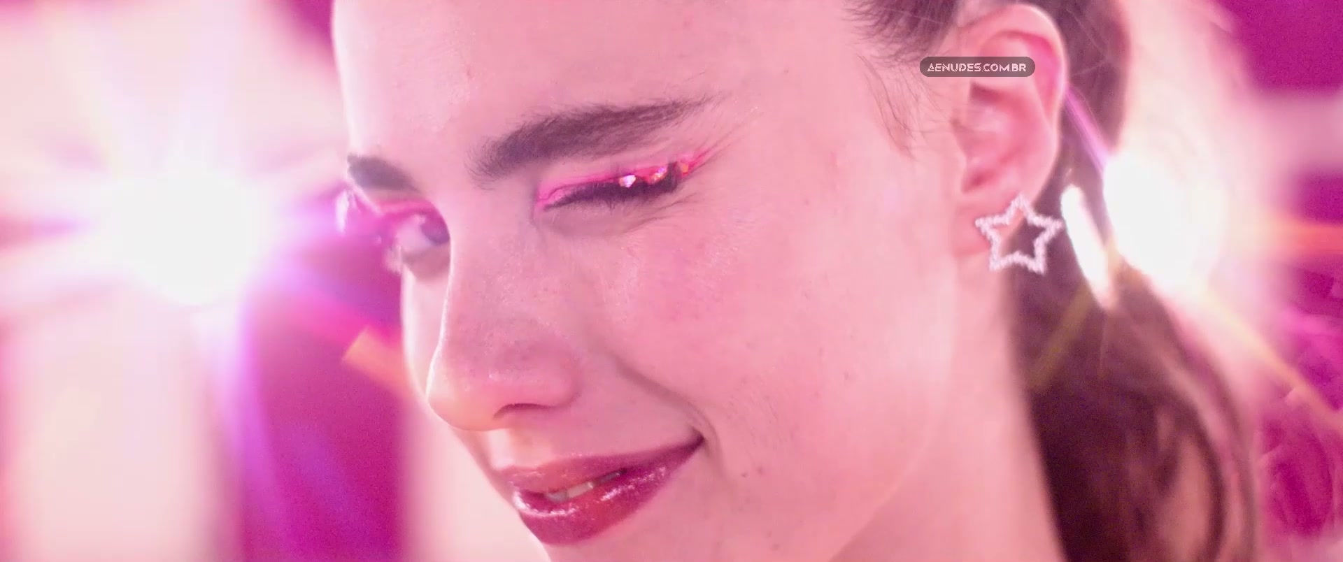 Margaret Qualley Demi Moore nua pelada cena de sexo em A Substância, 2024 (The Substance)
