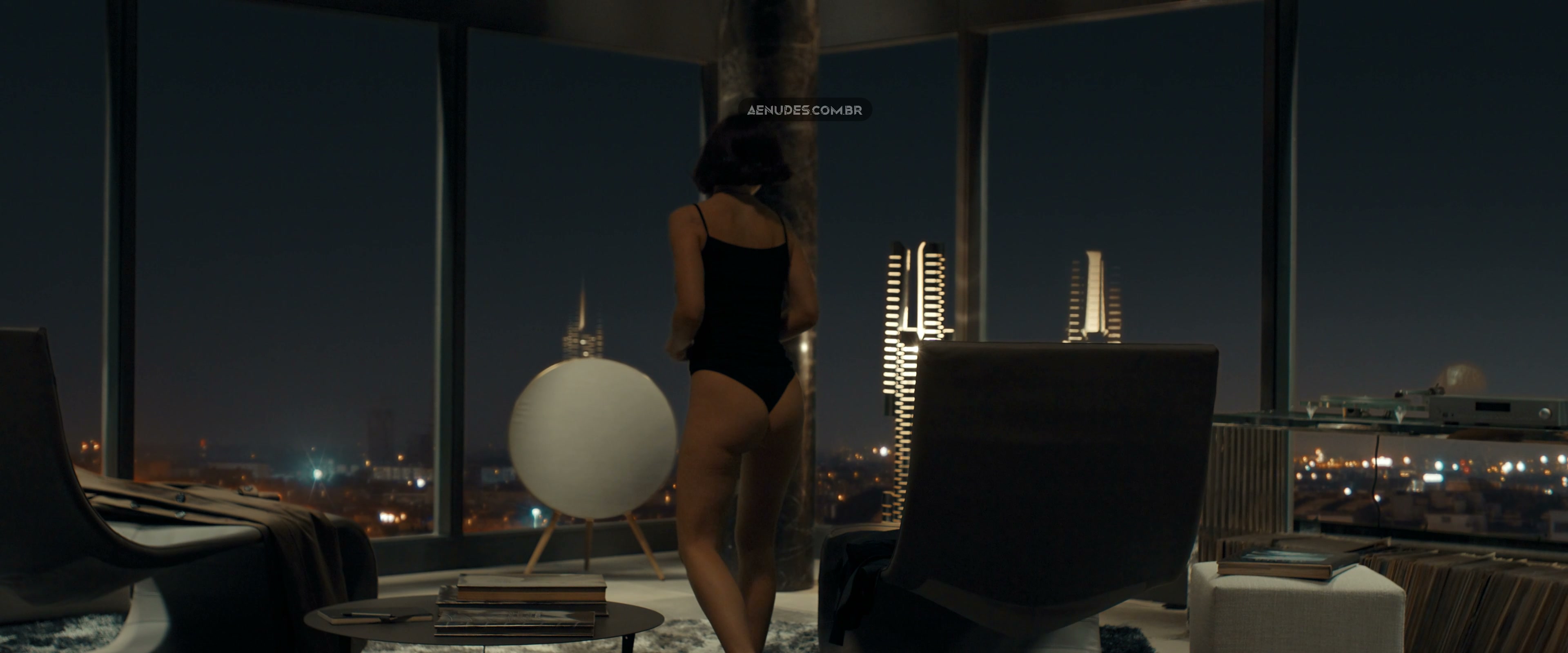 Matilda de Angelis nua pelada cena de sexo em Citadel: Diana
