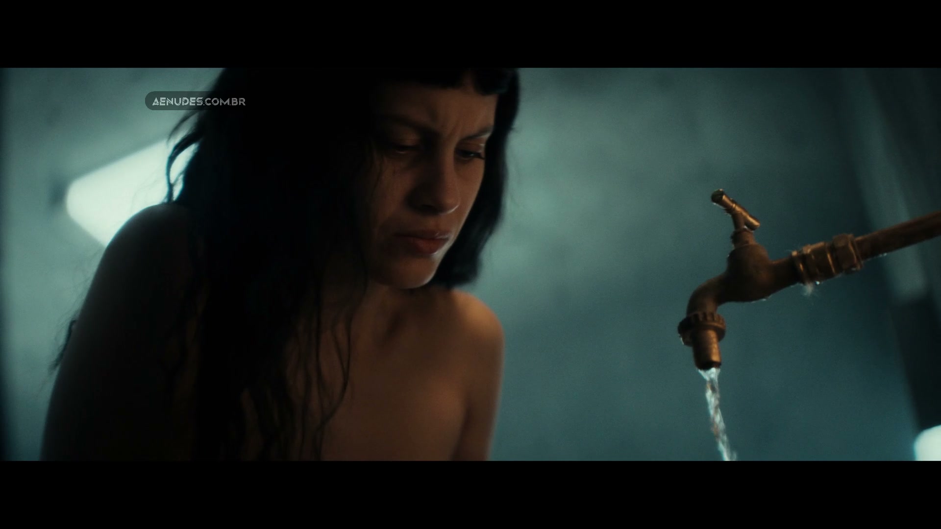Milena smit Natalia Tena nua pelada cena de sexo em O Poço 2