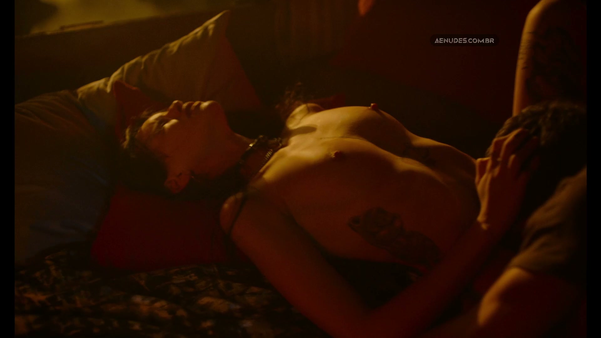 Milena Smit nua pelada cena de sexo em Não Matarás, 2020 (No Mataras)