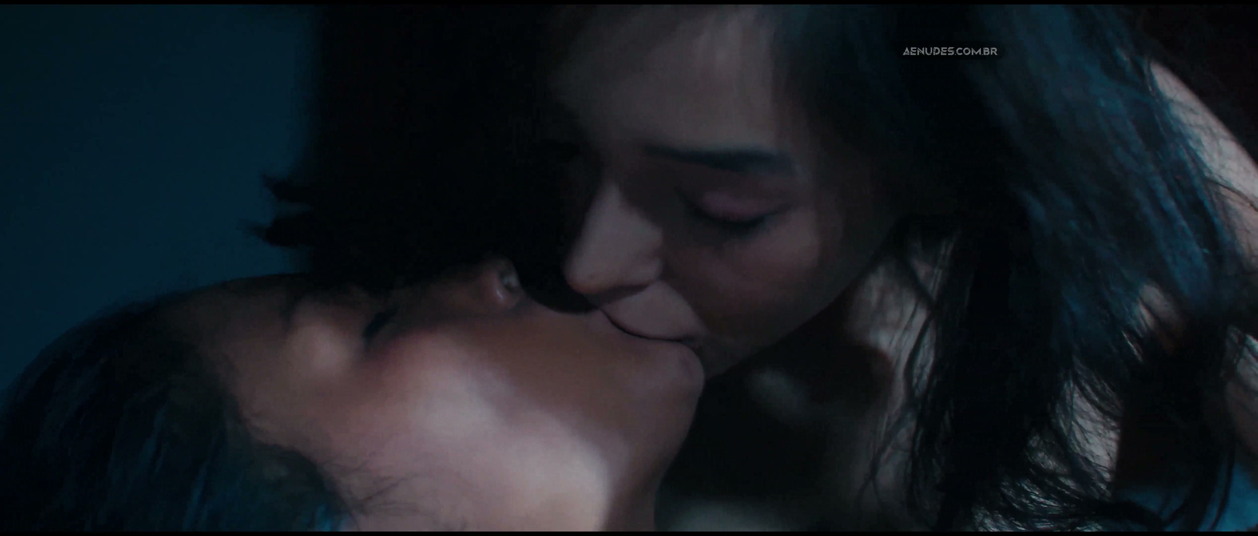 Sahara Bernales Audrey Avila Arah Alonso nua pelada cena de sexo em Throuple