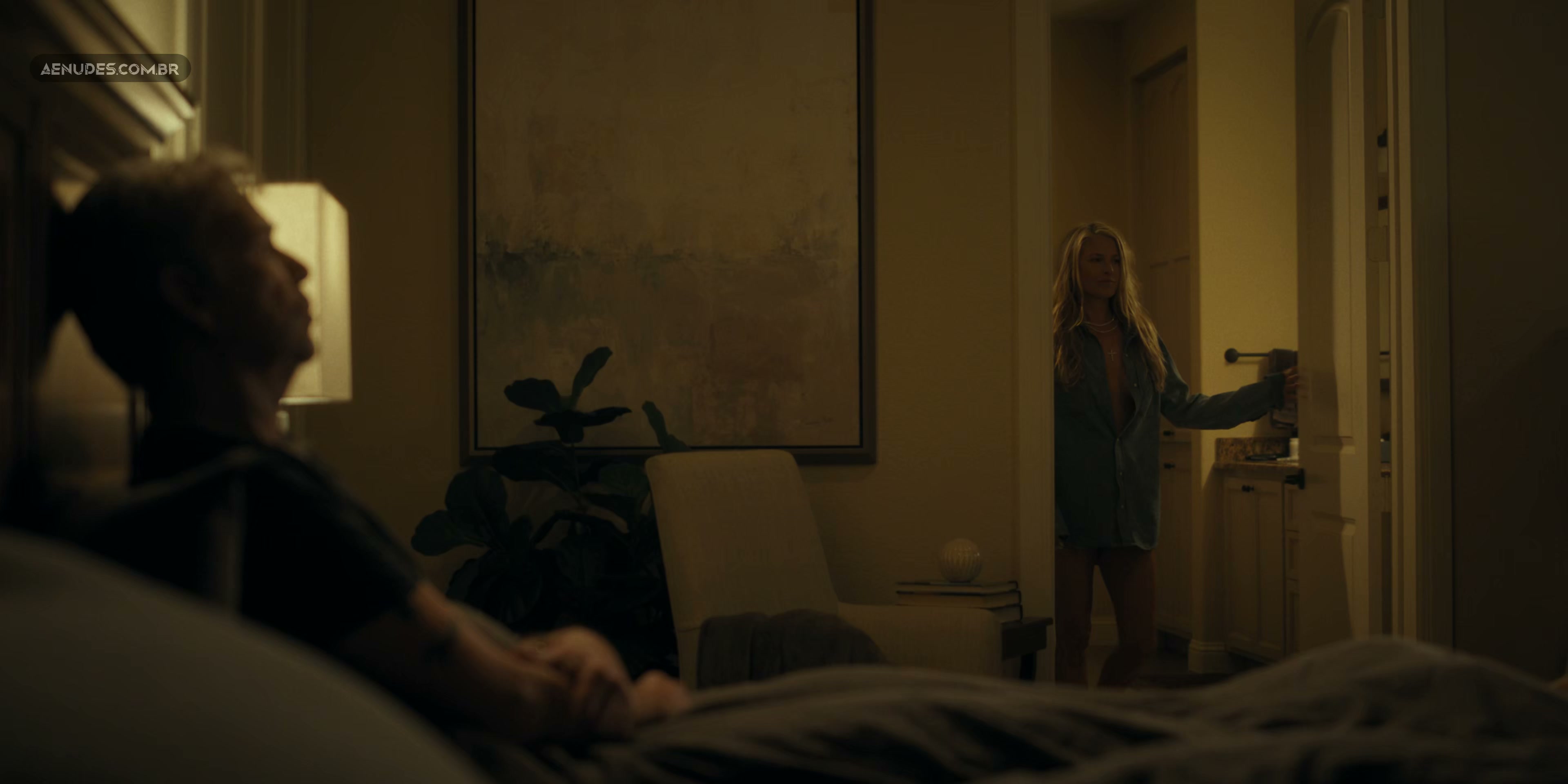 Ali Larter nua pelada cena de sexo em Landman