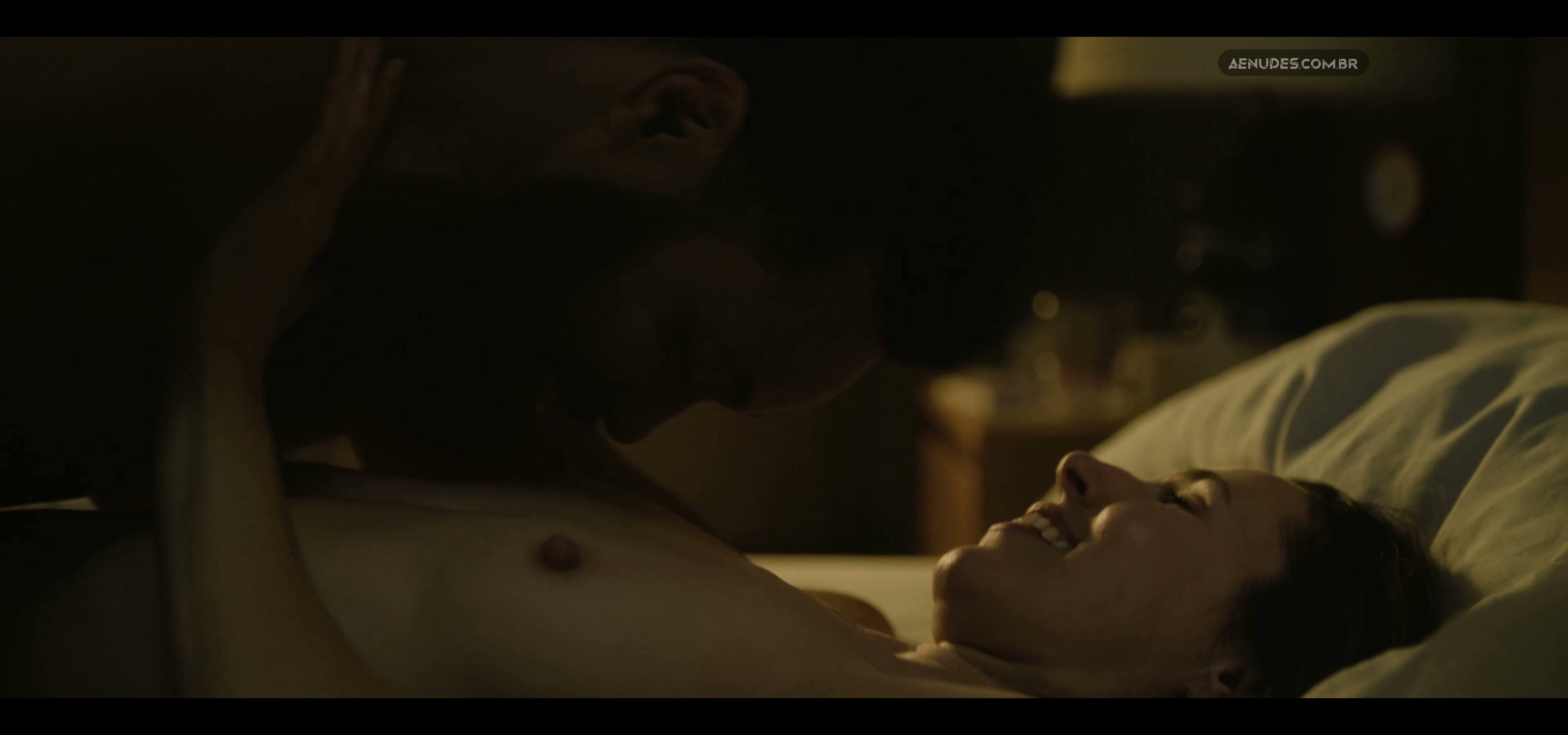 Alona Tal nua pelada cena de sexo em Cross, 2024