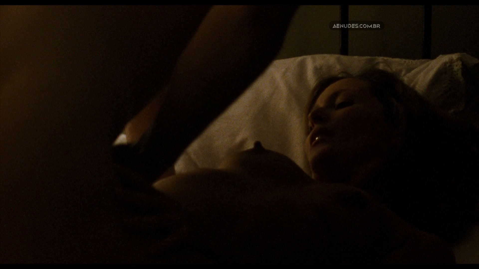 Gillian Anderson nua pelada cena de sexo em Straightheads (Olho por Olho)