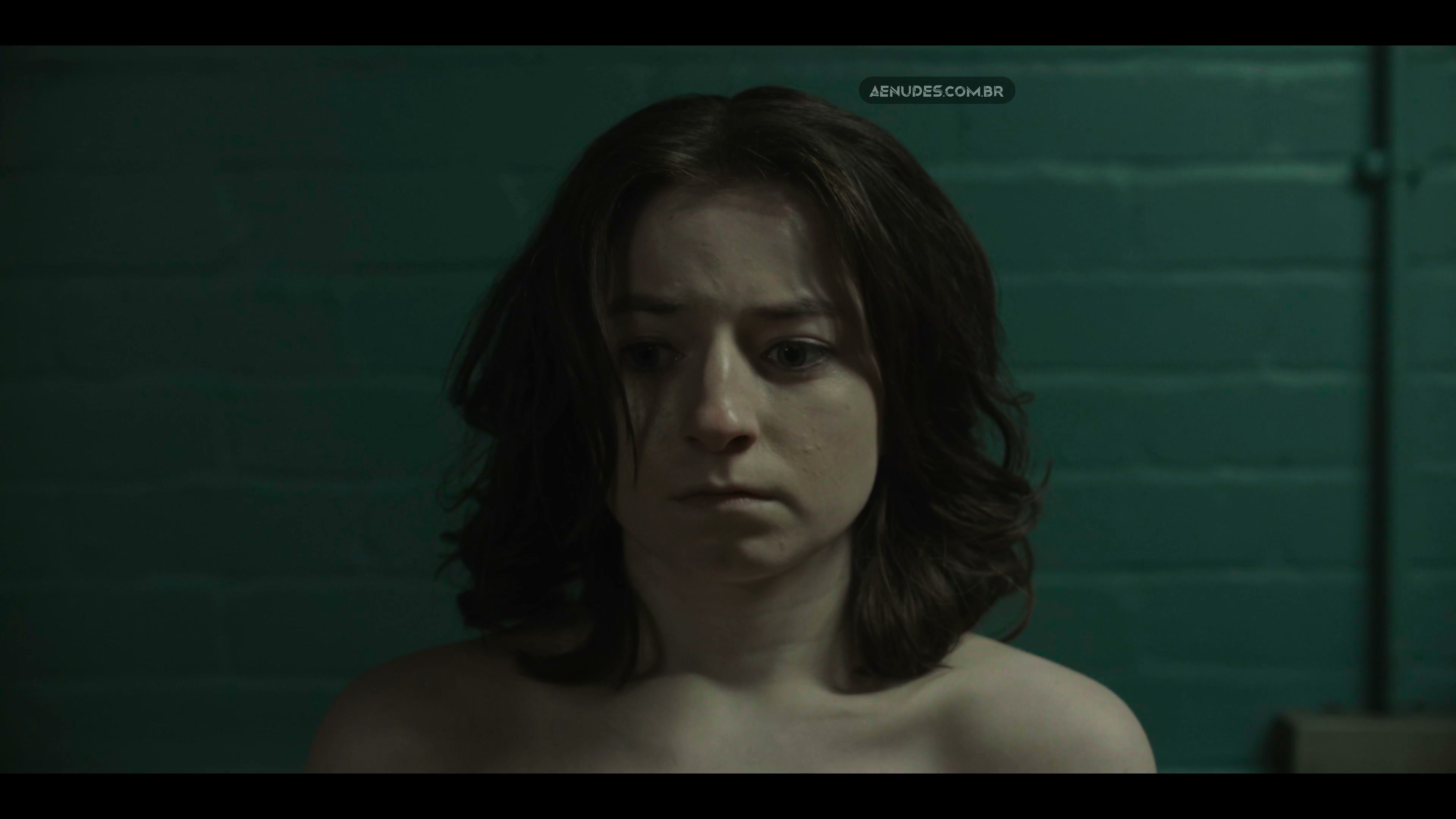 Hazel Doupe Lola Petticrew nua pelada cena de sexo em Say Nothing (2024)