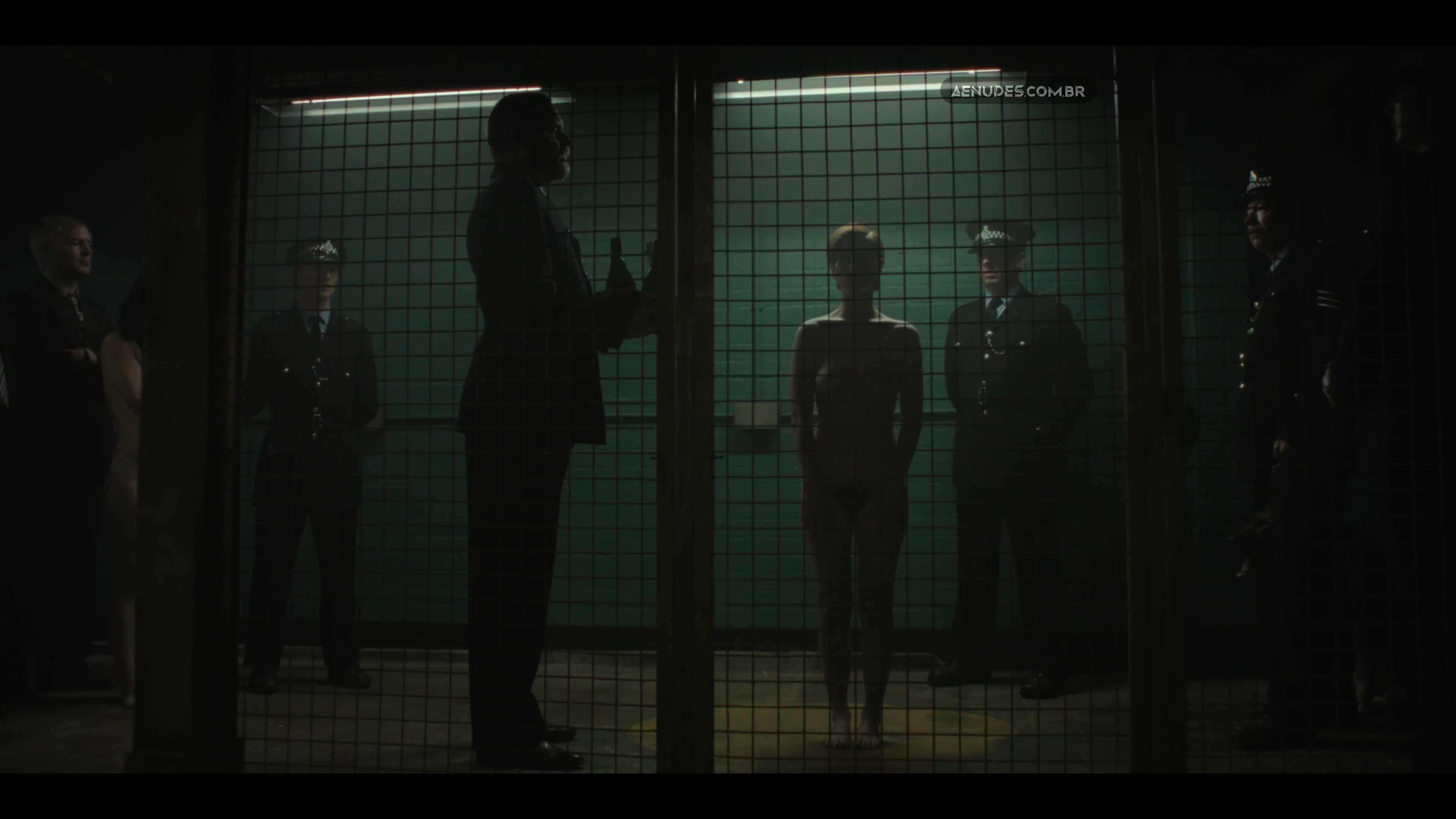 Hazel Doupe Lola Petticrew nua pelada cena de sexo em Say Nothing (2024)
