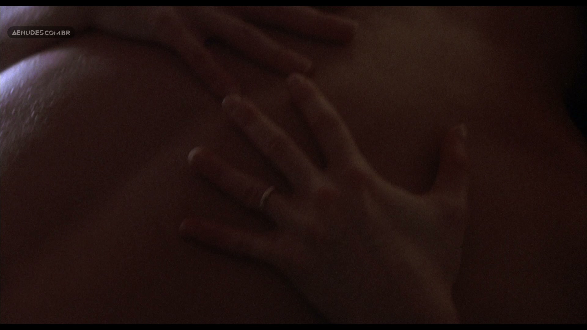 Julianne Moore nua pelada cena de sexo em Body of Evidence