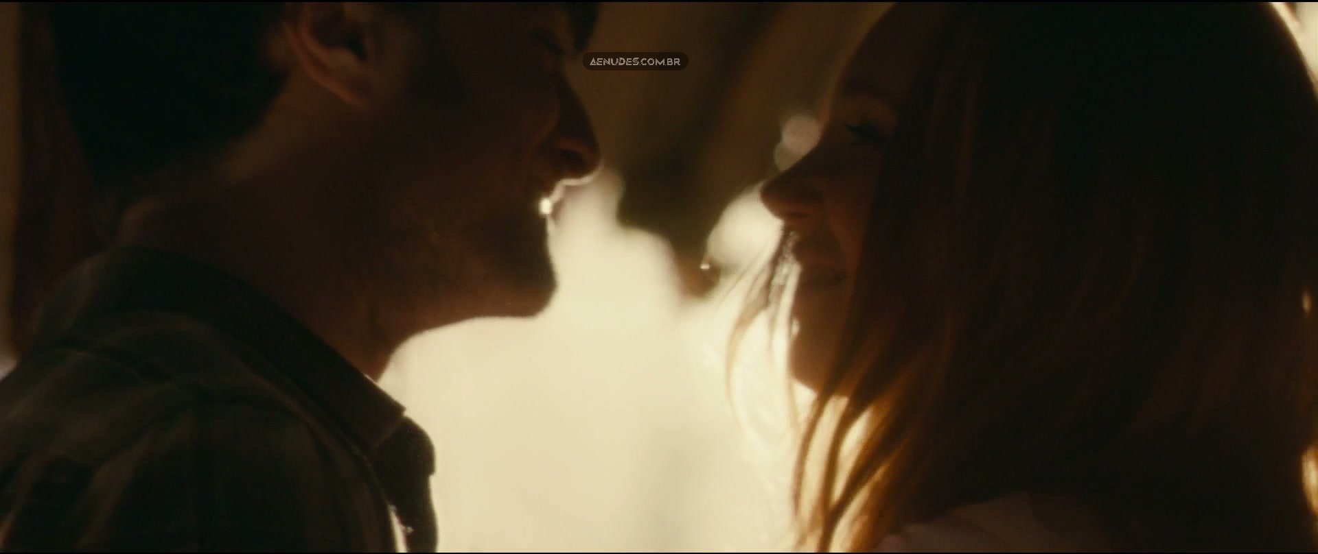 Juno Temple nua pelada cena de sexo em Amaldiçoado (Horns)