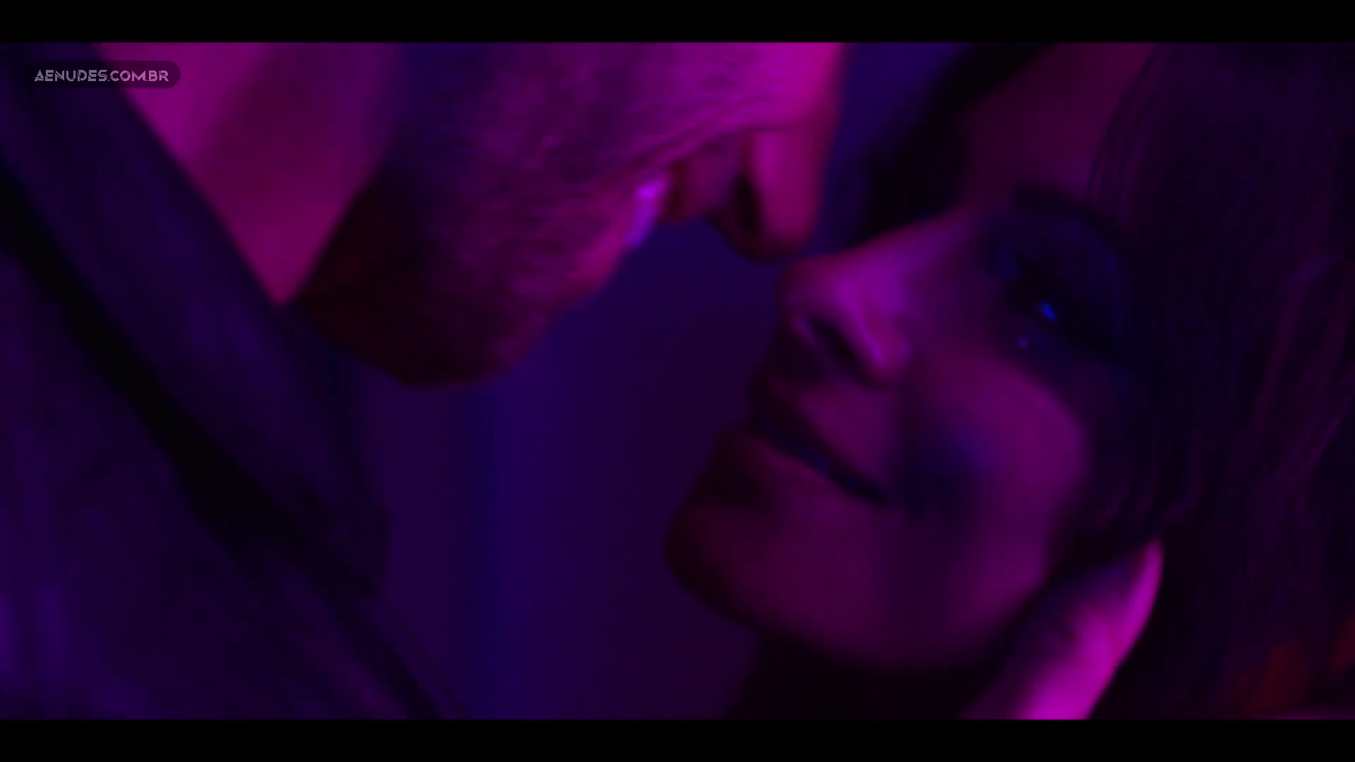 Sarah Shahi nua pelada cena de sexo em Sex Life