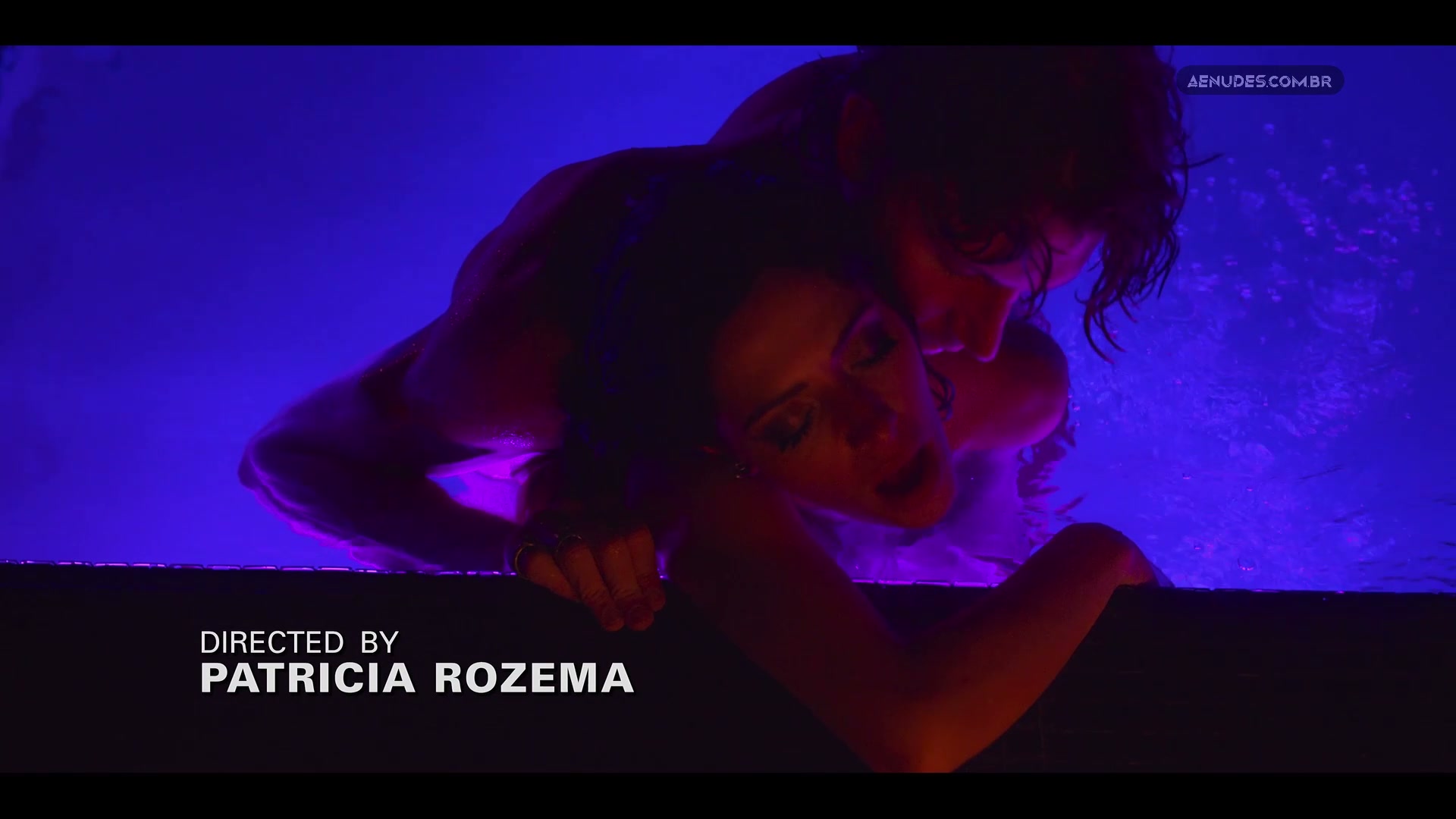 Sarah Shahi nua pelada cena de sexo em Sex Life