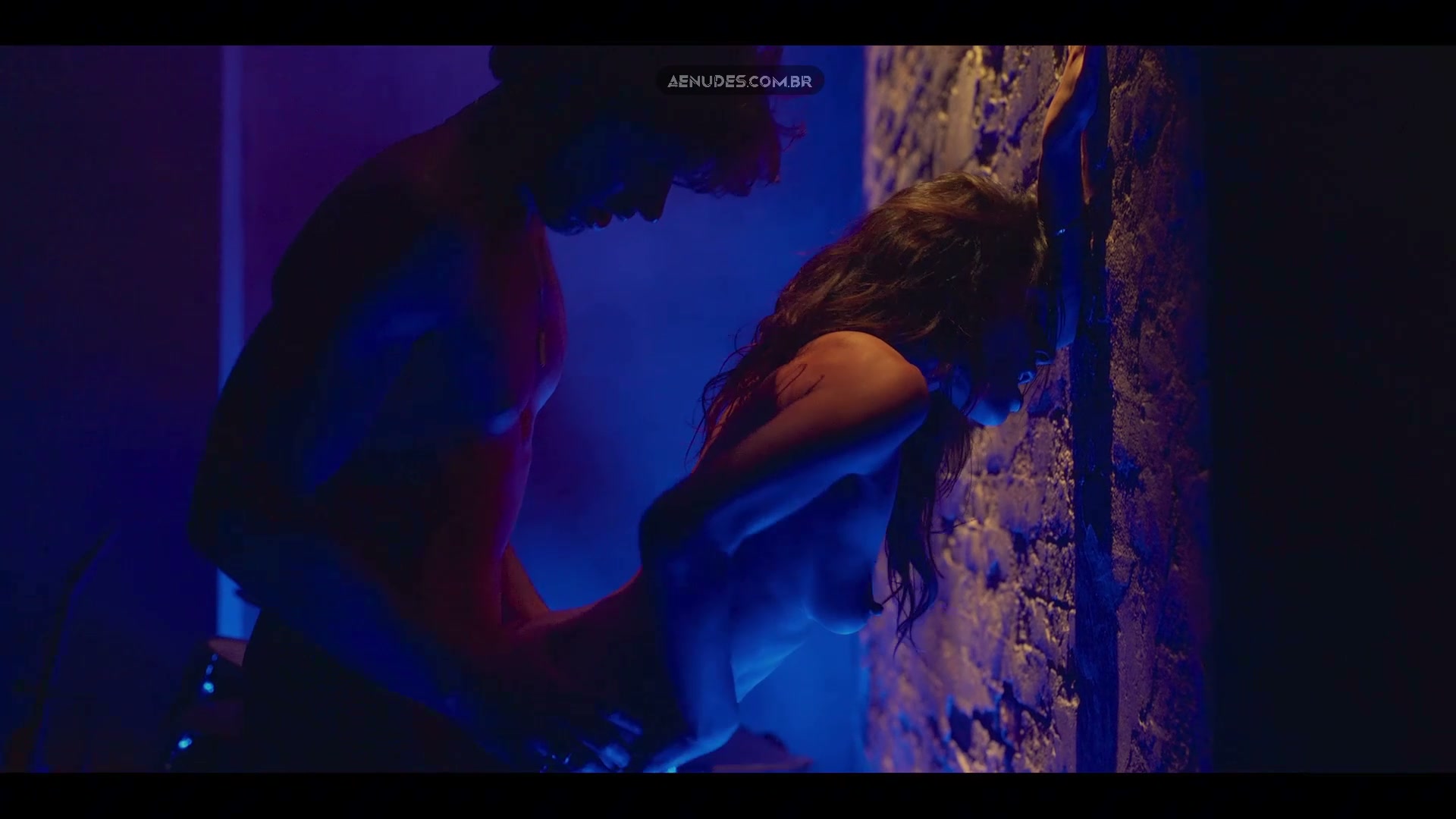 Sarah Shahi nua pelada cena de sexo em Sex Life