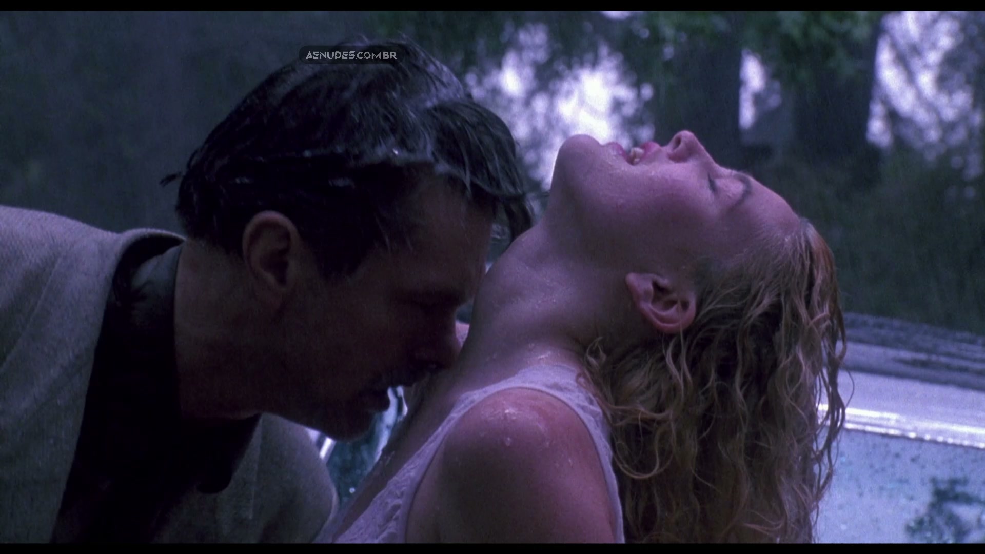 Drew Barrymore nua pelada cena de sexo em Poison Ivy Relacao Indecente